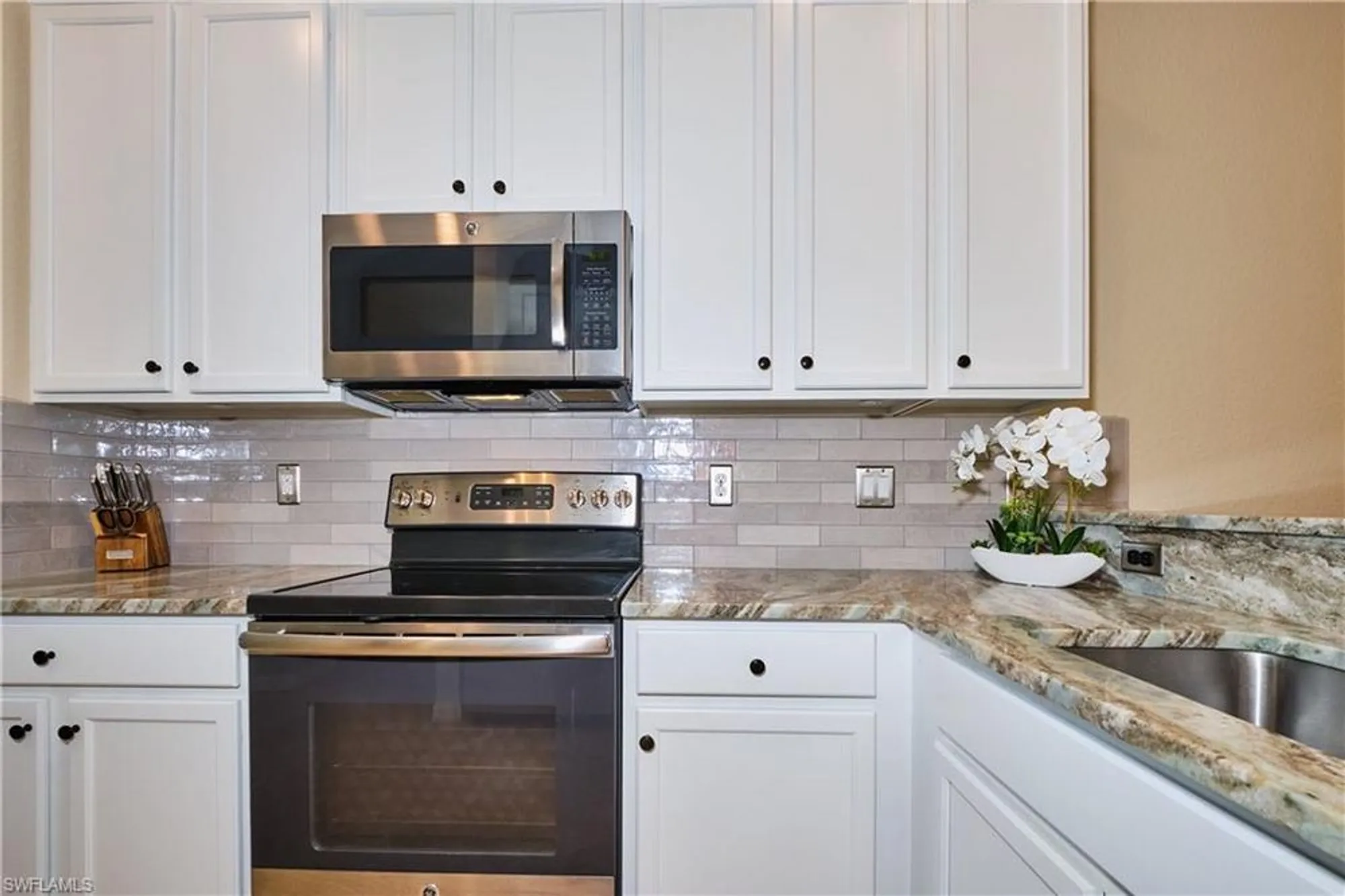 Property Slideshow image 12 of 50 | 28051 bridgetown ct unit 5725, Bonita Springs, FL, 34135