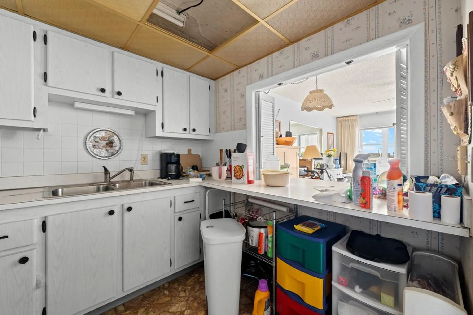 Property Slideshow image 11 of 24 | 4550 cove cir apt 305, St Petersburg, FL, 33708
