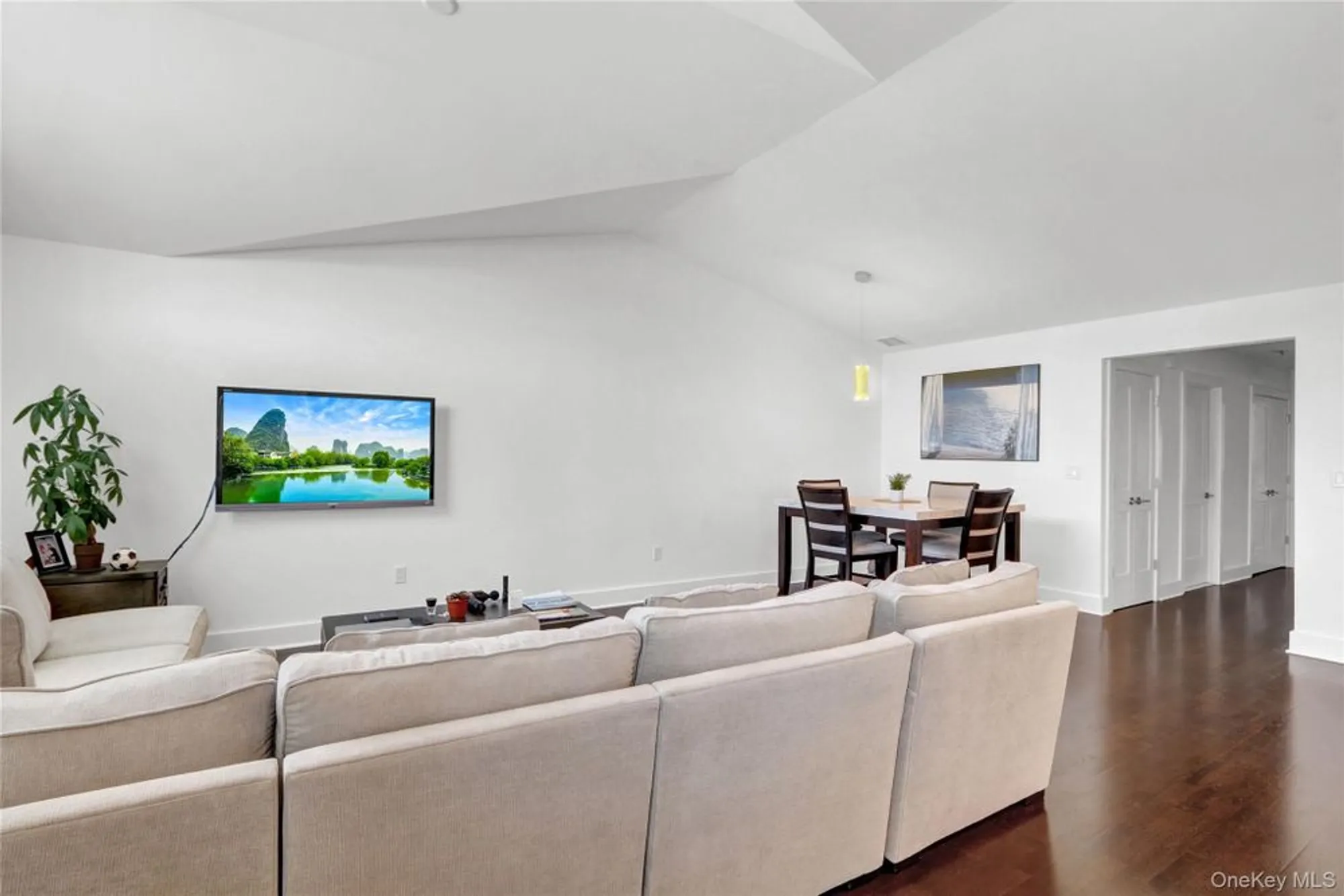 Property Slideshow image 7 of 25 | 704 breton way # 704, Glen Cove, NY, 11542