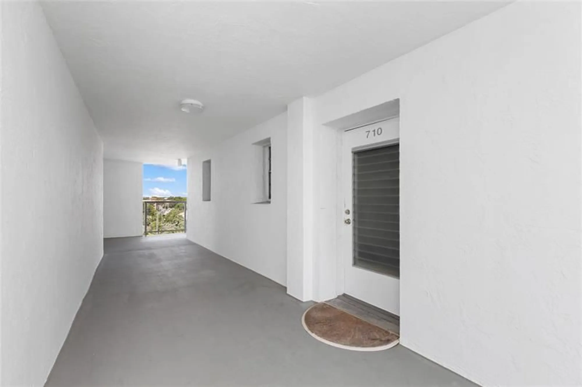 Property Slideshow image 18 of 43 | 2731 ne 14th street cswy 710, Pompano Beach, FL, 33062