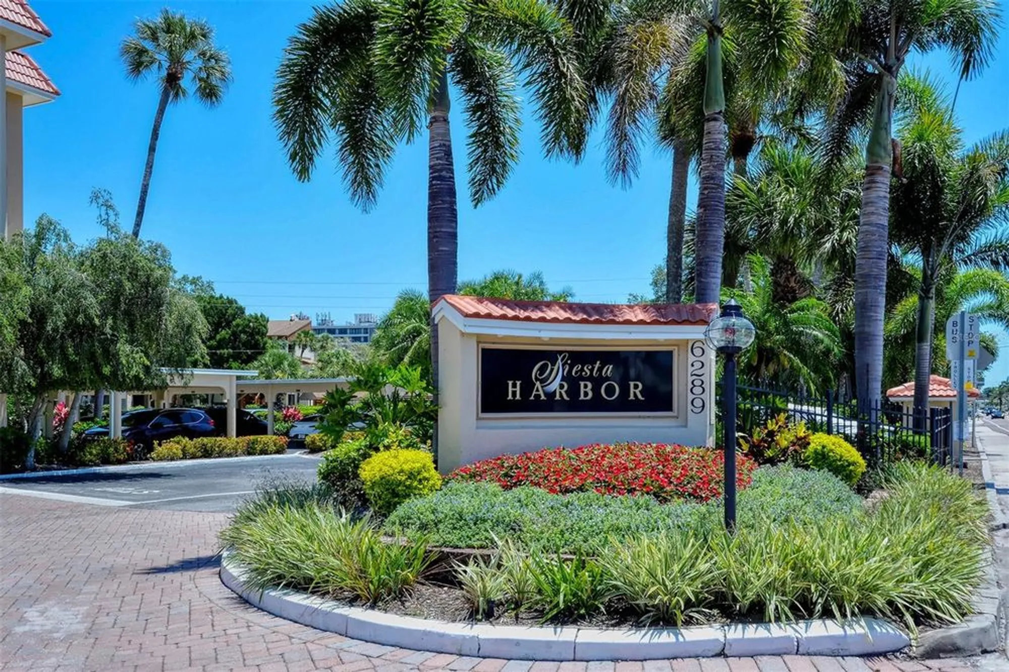 Property Slideshow image 32 of 77 | 1250 n portofino dr # 305mar, Sarasota, FL, 34242
