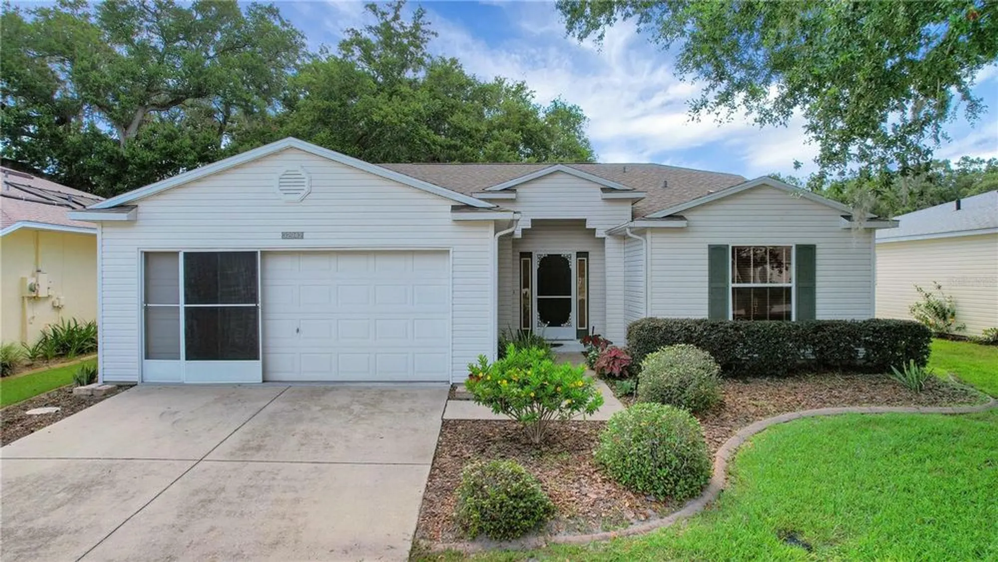 Property Slideshow image 3 of 77 | 32942 rambling oaks ct, Leesburg, FL, 34748