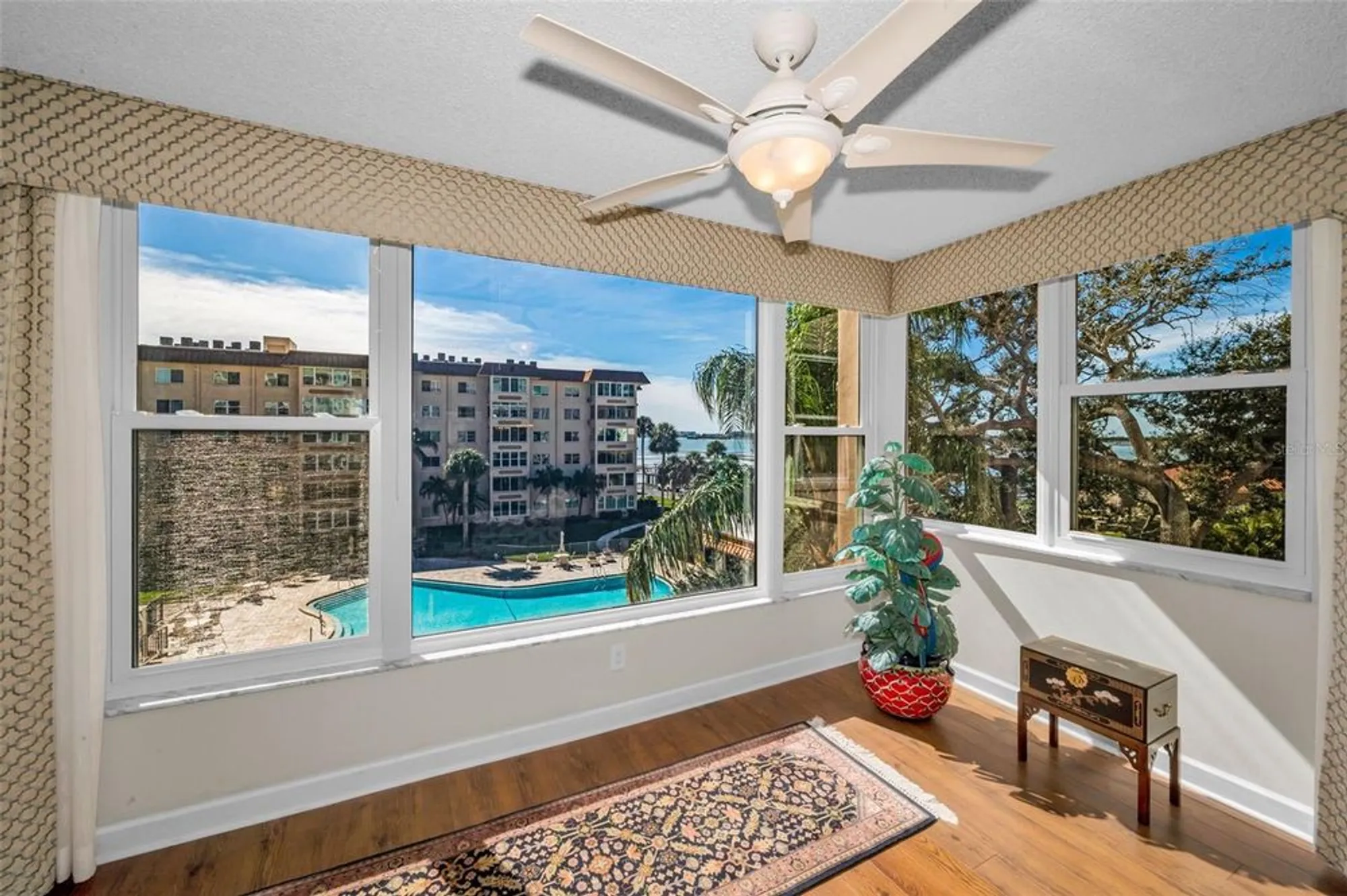 Property Slideshow image 11 of 42 | 632 edgewater dr 433, Dunedin, FL, 34698