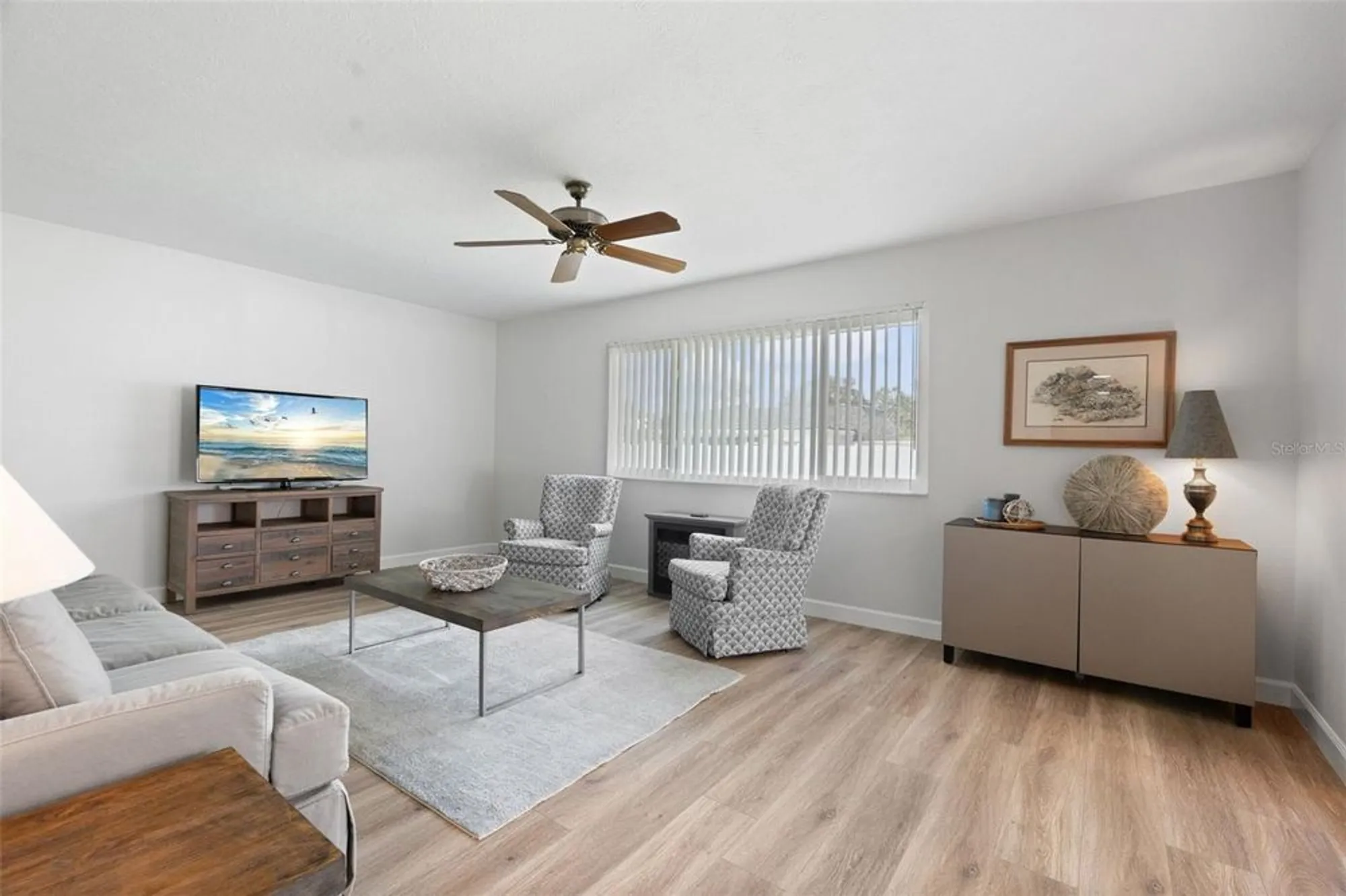Property Slideshow image 16 of 42 | 3952 ashwood ln 37, Sarasota, FL, 34232