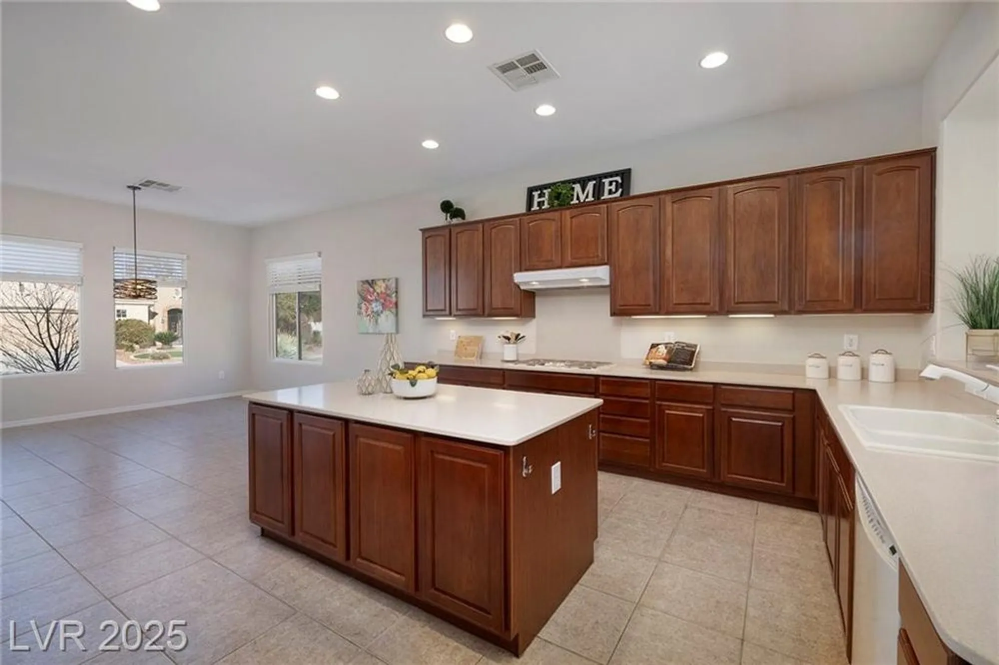 Property Slideshow image 16 of 53 | 2156 twin falls dr, Henderson, NV, 89044