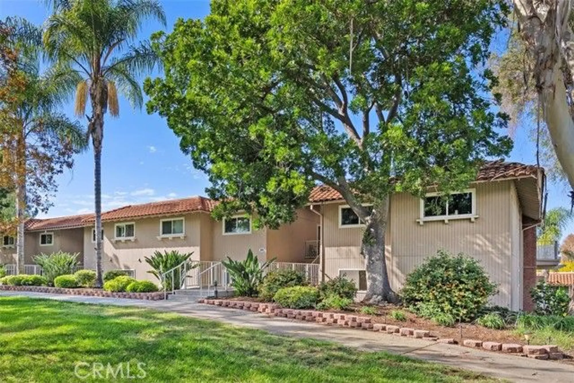 Property Slideshow image 23 of 43 | 881 via mendoza d, Laguna Woods, CA, 92637