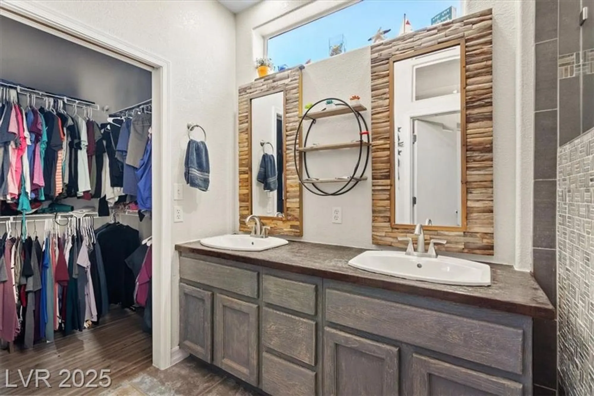 Property Slideshow image 22 of 37 | 2525 banora point dr, Las Vegas, NV, 89134