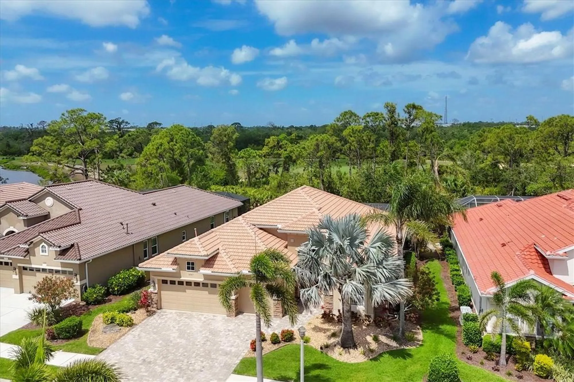 Property Slideshow image 5 of 70 | 1241 creek nine dr, North Port, FL, 34291