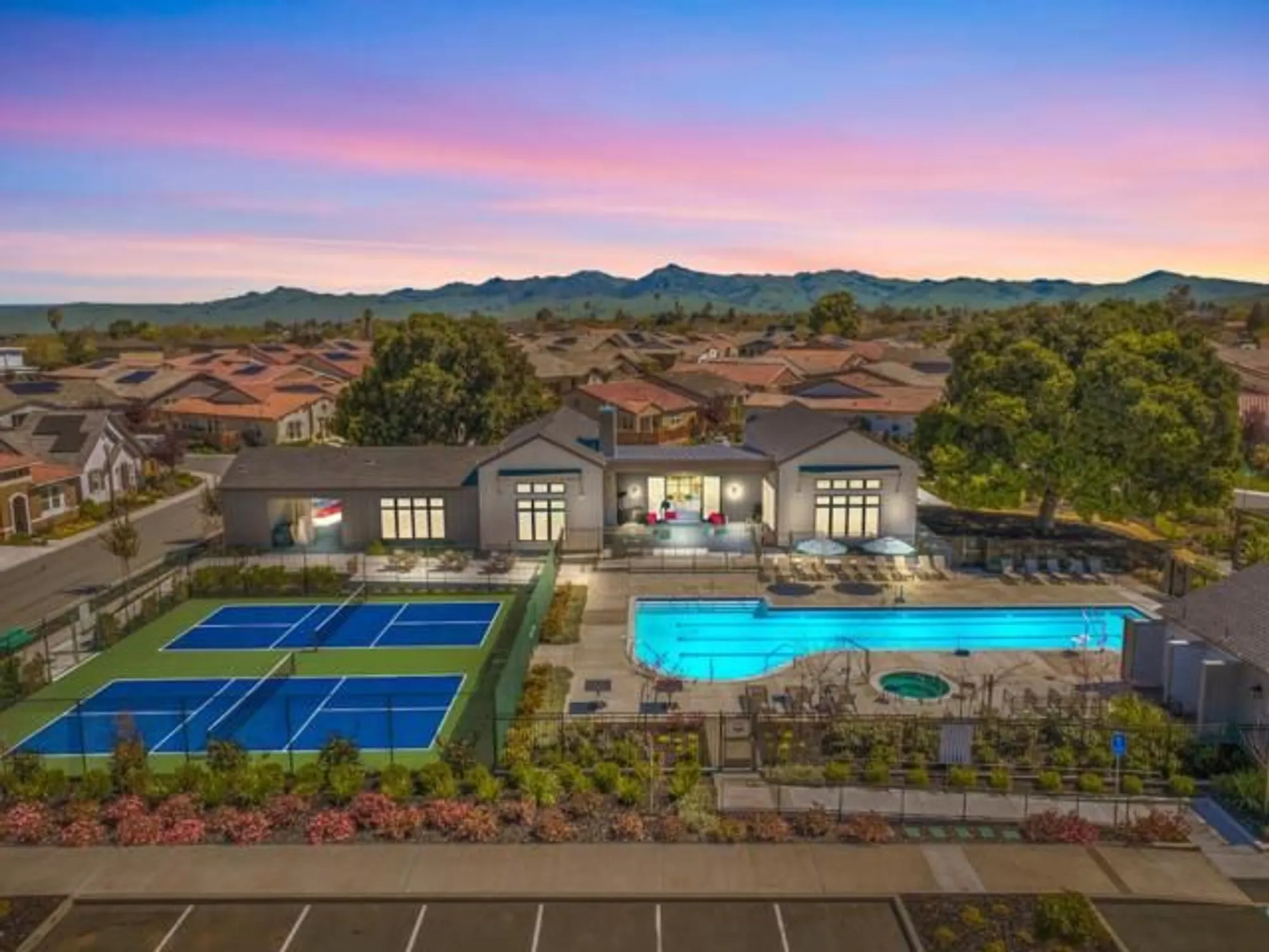 Property Slideshow image 15 of 16 | 2171 white oak dr, Hollister, CA, 95023