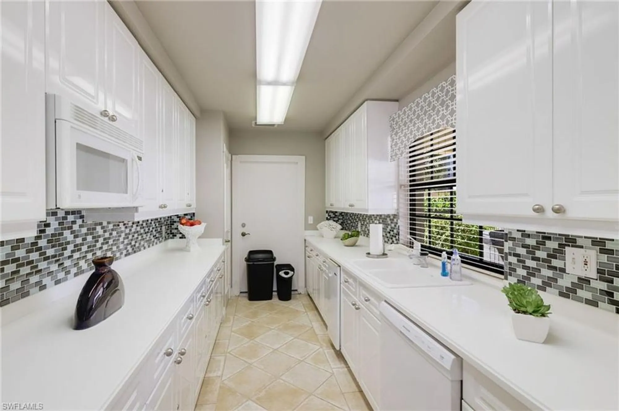 Property Slideshow image 31 of 38 | 11620 court of palms apt 303, Fort Myers, FL, 33908