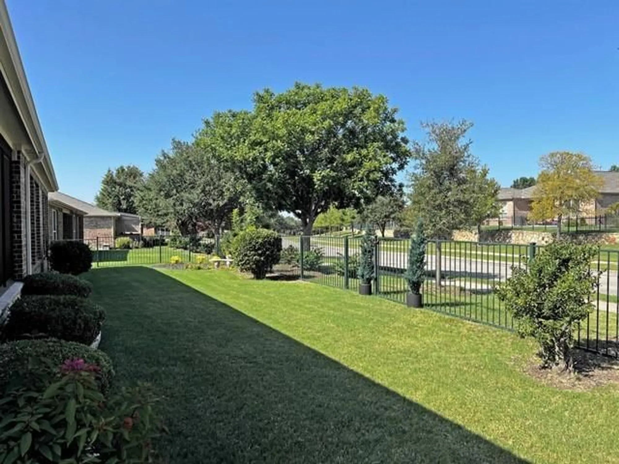 Property Slideshow image 5 of 27 | 862 carrington greens dr, Frisco, TX, 75036