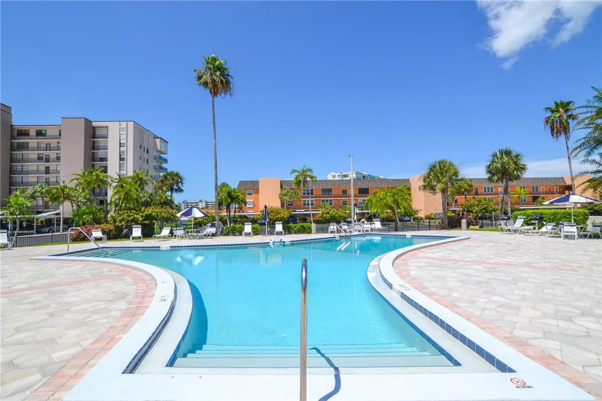 Property Slideshow image 27 of 36 | 7625 sun island dr 107, South Pasadena, FL, 33707