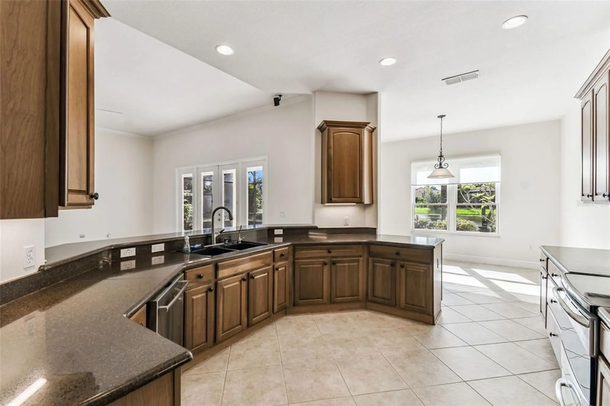 Property Slideshow image 14 of 66 | 506 tapatio ln, Poinciana, FL, 34759