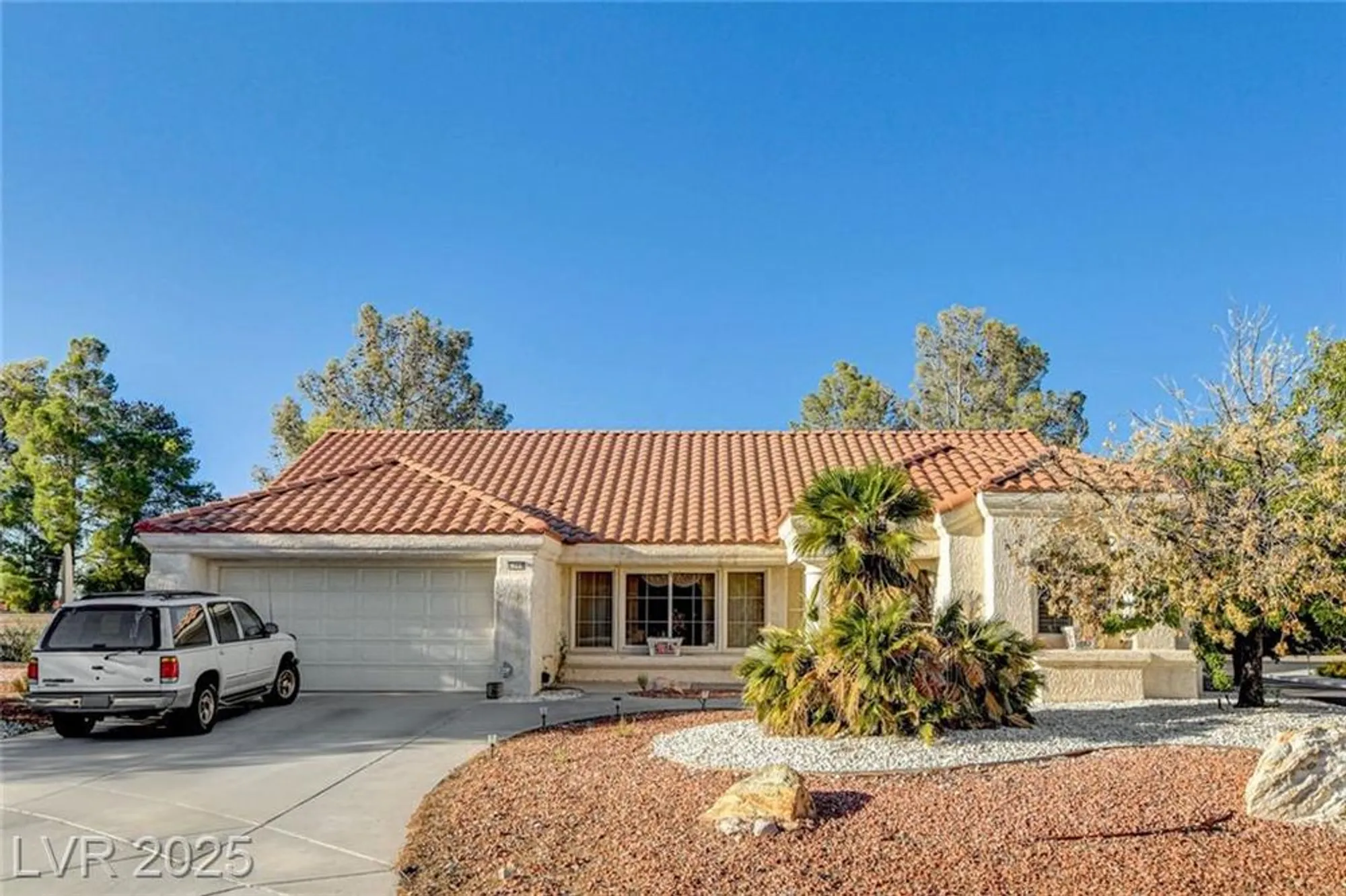 Property Slideshow image 6 of 48 | 8844 sunny mead ct, Las Vegas, NV, 89134