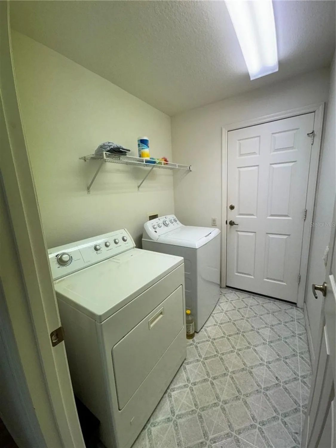 Property Slideshow image 9 of 27 | 3323 songbird ln, Lakeland, FL, 33811