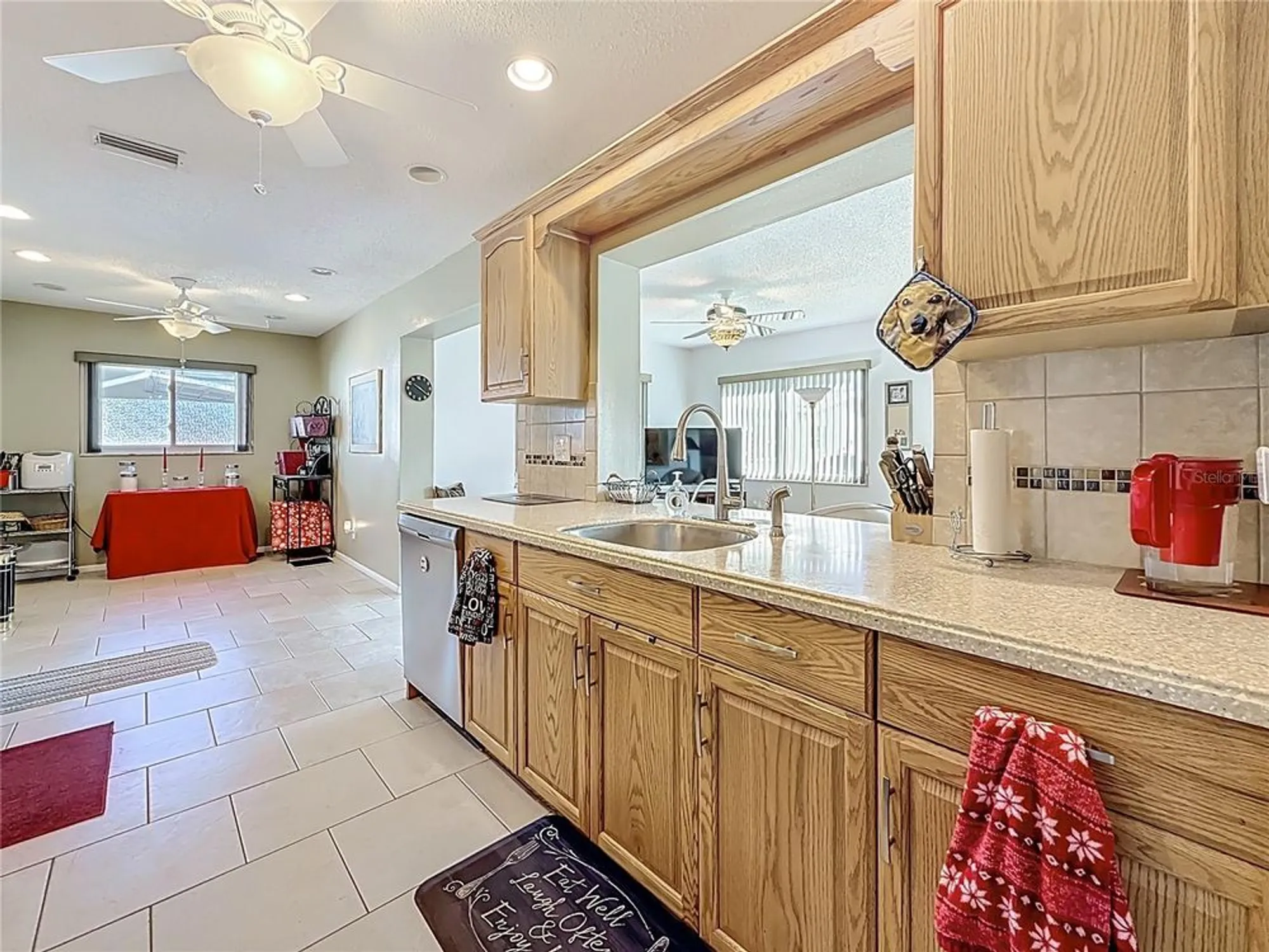 Property Slideshow image 13 of 45 | 9729 36th way n # 4, Pinellas Park, FL, 33782
