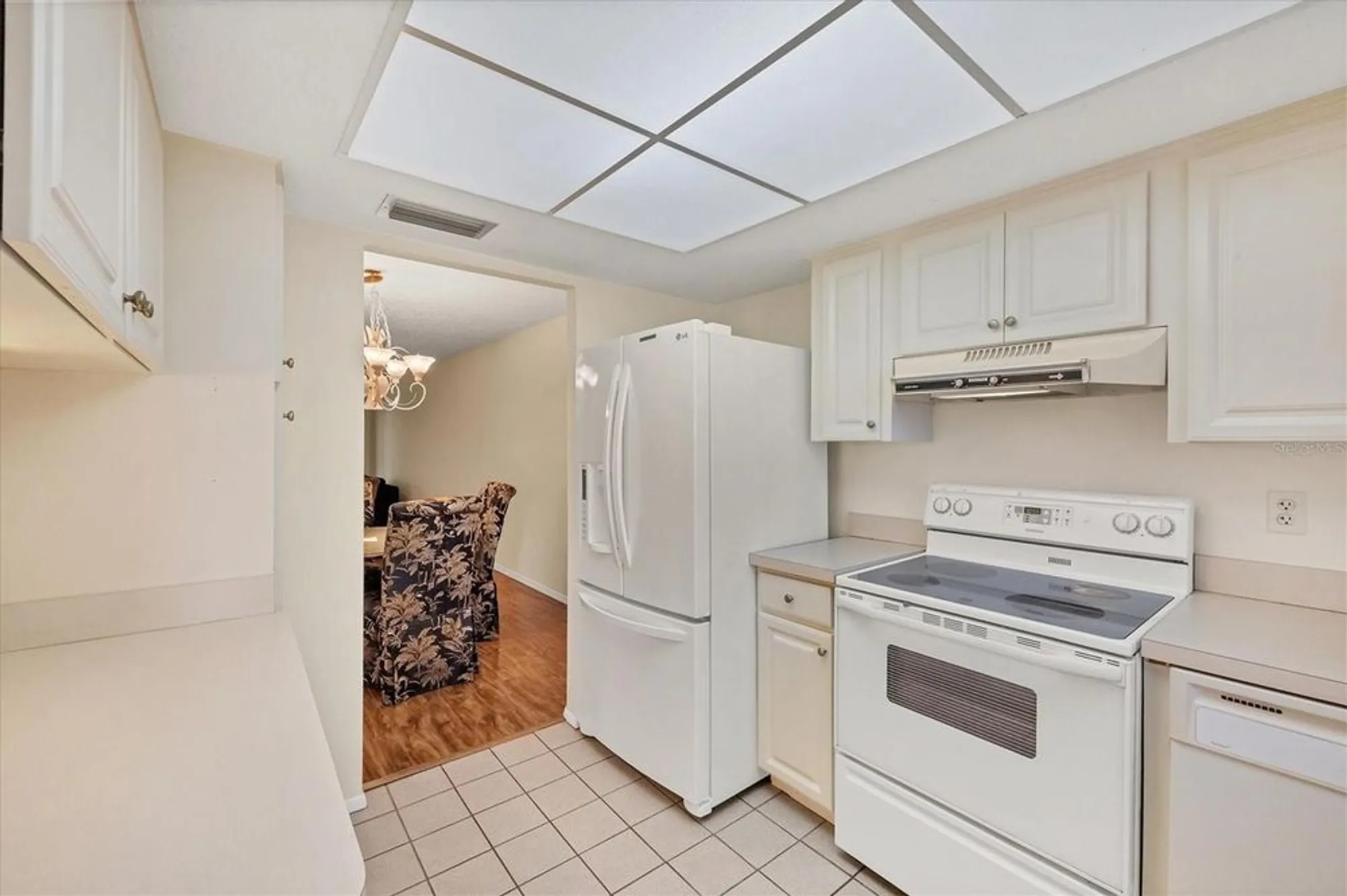 Property Slideshow image 12 of 58 | 3521 lake bayshore dr # 101 j, Bradenton, FL, 34205