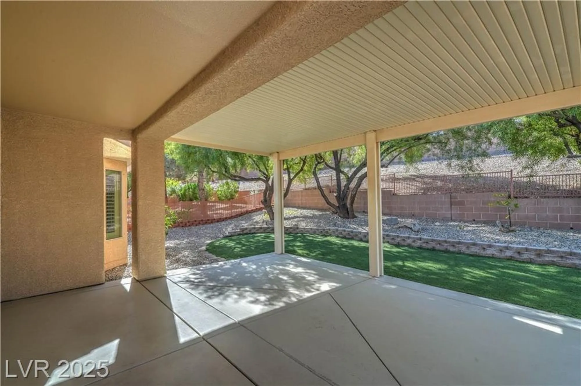 Property Slideshow image 18 of 21 | 2085 desert woods dr, Henderson, NV, 89012