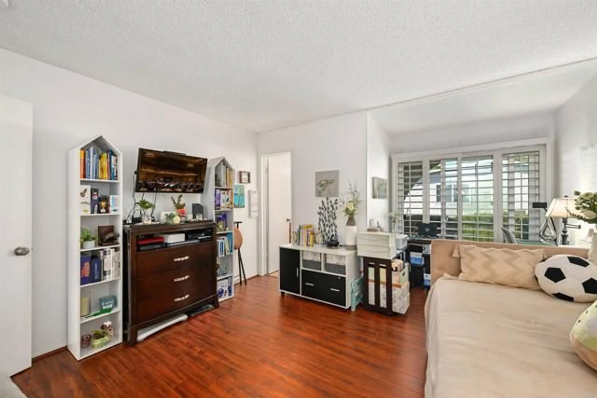 Property Slideshow image 17 of 29 | 3594 pear blossom dr, Oceanside, CA, 92057
