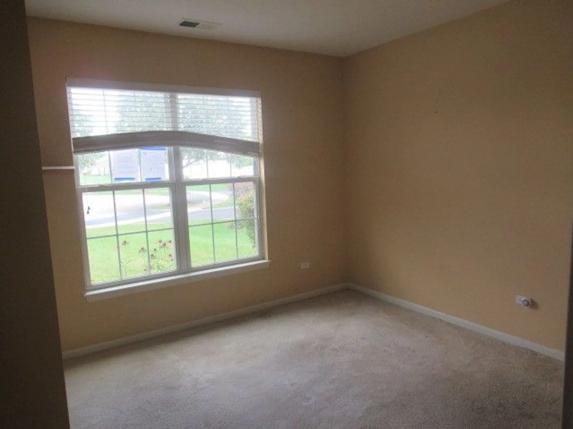 Property Slideshow image 11 of 24 | 12334 daphne dr, Huntley, IL, 60142