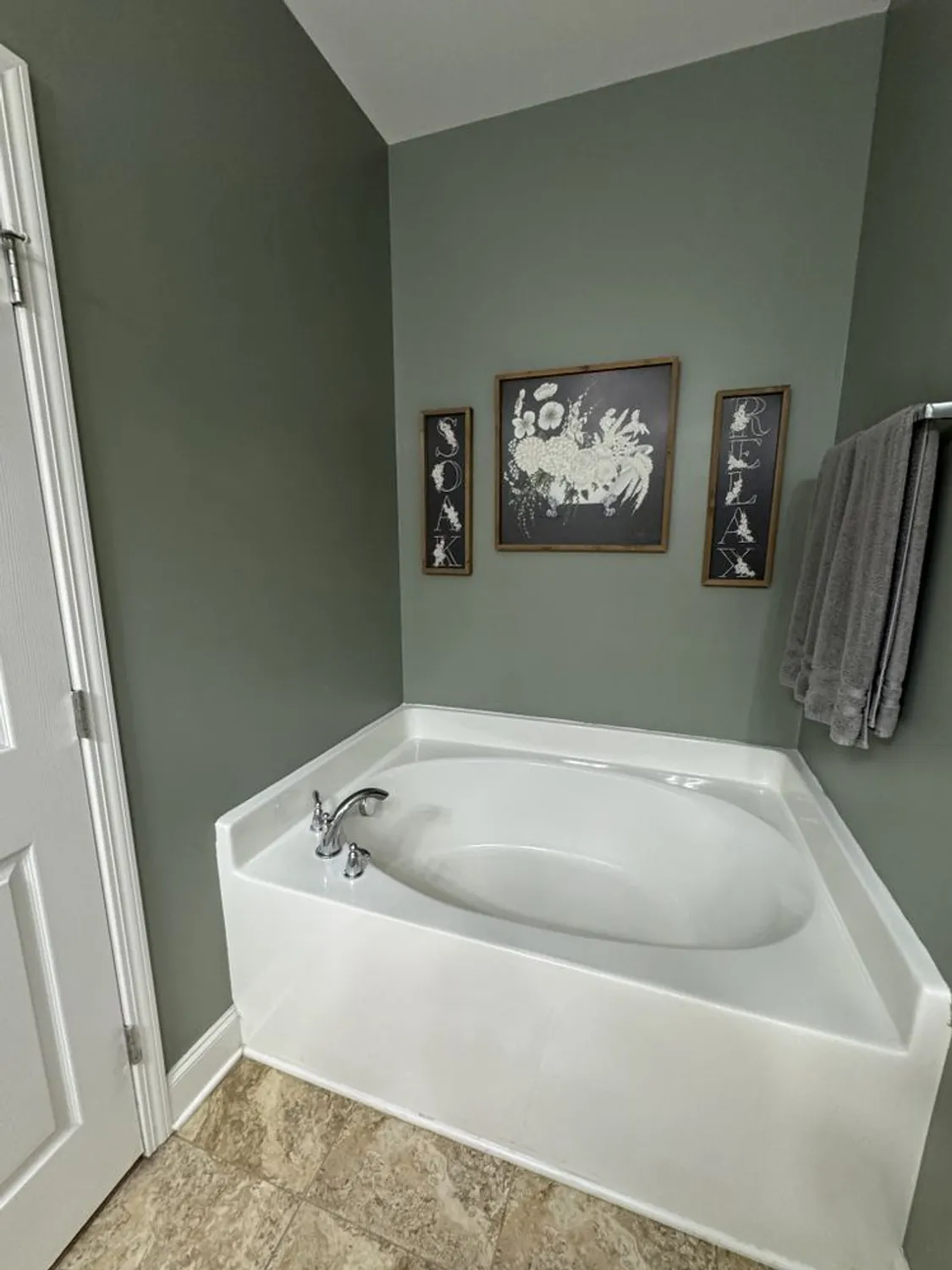Property Slideshow image 19 of 39 | 609 saddlestone dr, Lebanon, TN, 37090