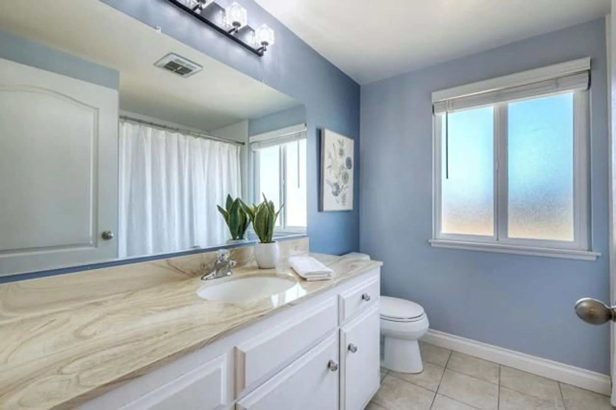 Property Slideshow image 16 of 34 | 12528 niego ln, San Diego, CA, 92128