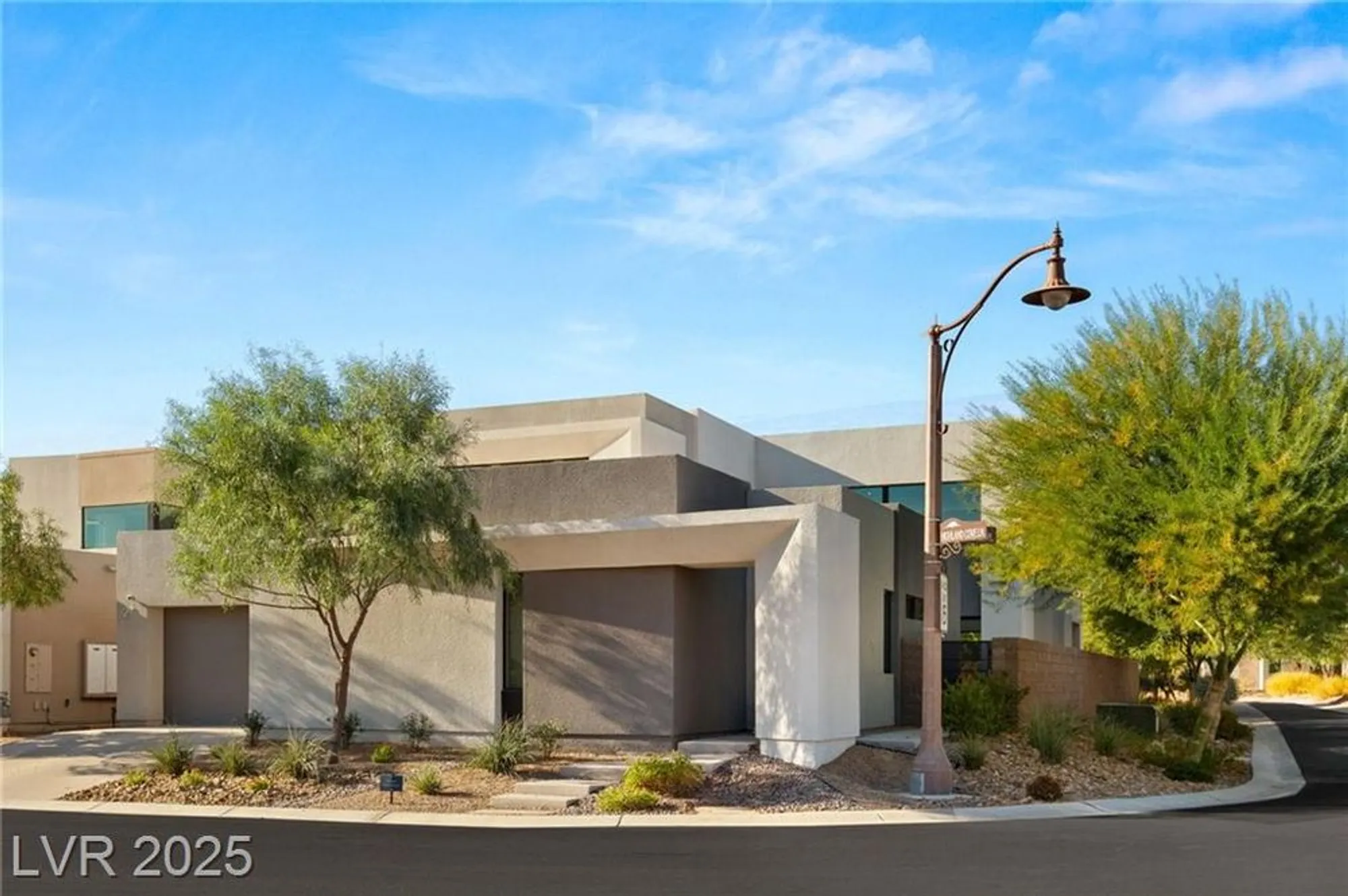 Property Slideshow image 1 of 41 | 21 highland cove ln, Henderson, NV, 89011