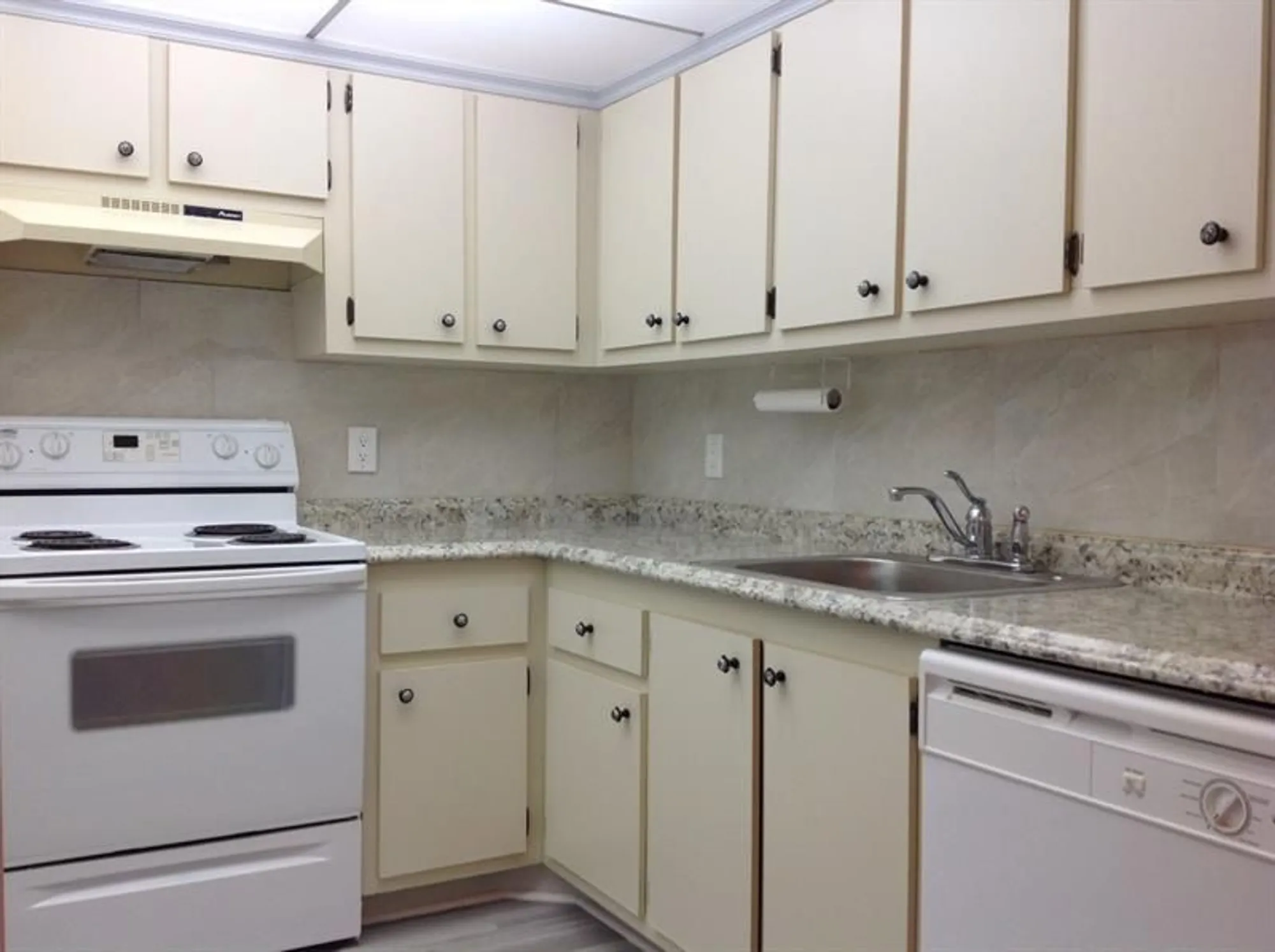 Property Slideshow image 2 of 22 | 1805 eleuthera pt apt j2, Coconut Creek, FL, 33066