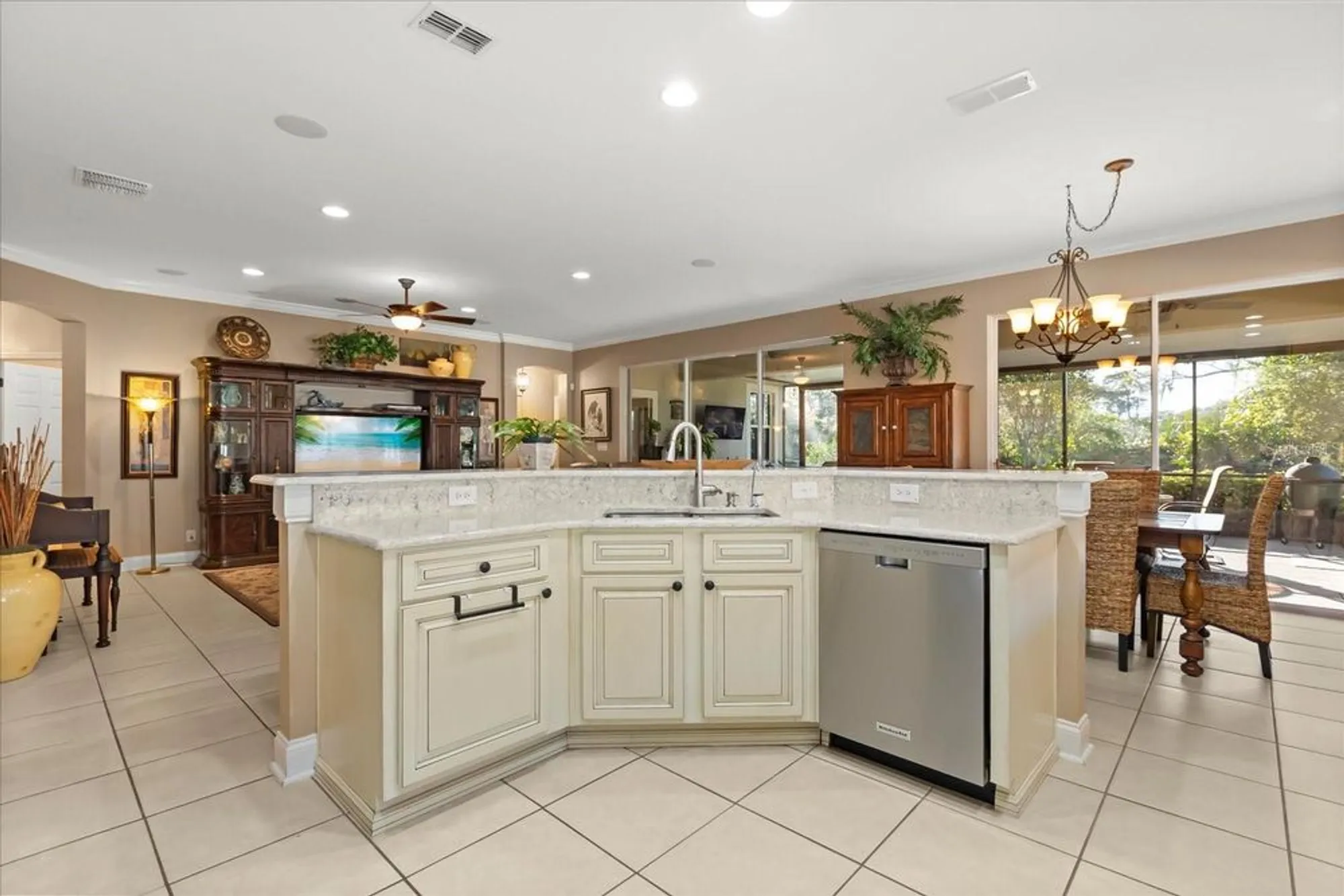 Property Slideshow image 6 of 35 | 504 garden club dr, Deland, FL, 32724