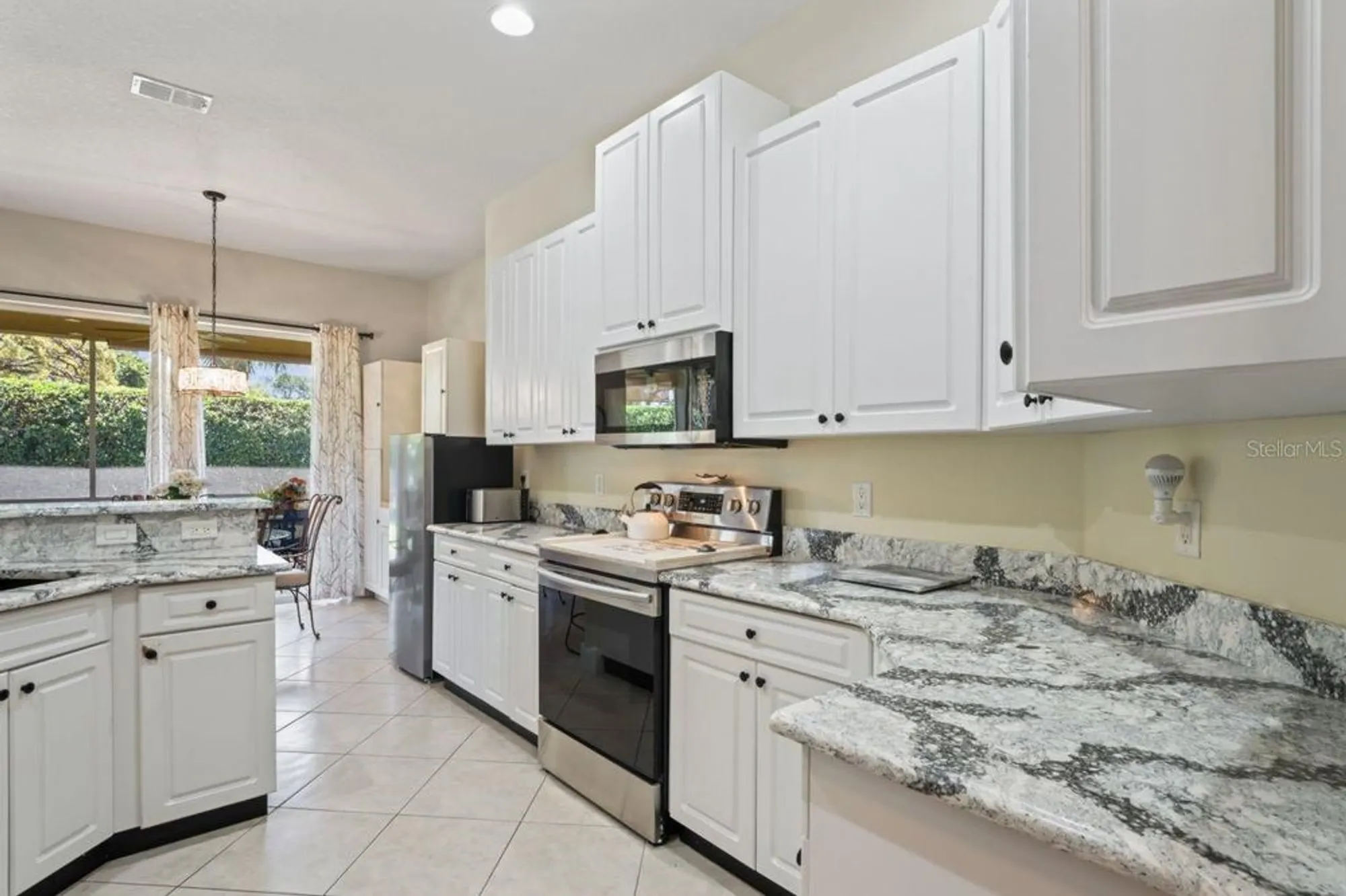Property Slideshow image 16 of 85 | 9398 burnam dr, Weeki Wachee, FL, 34613