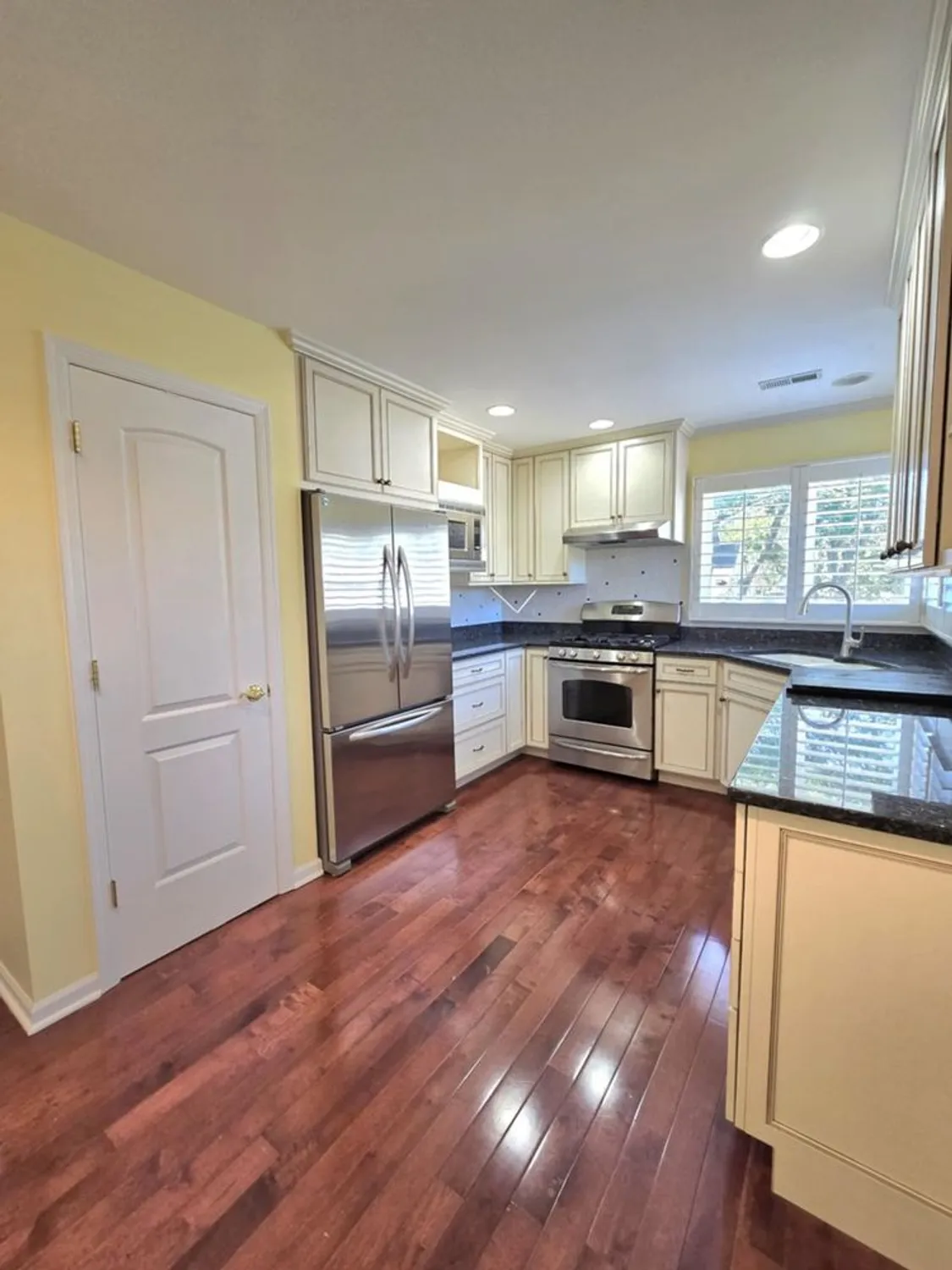 Property Slideshow image 4 of 43 | 603 thistle ln, Prospect Heights, IL, 60070