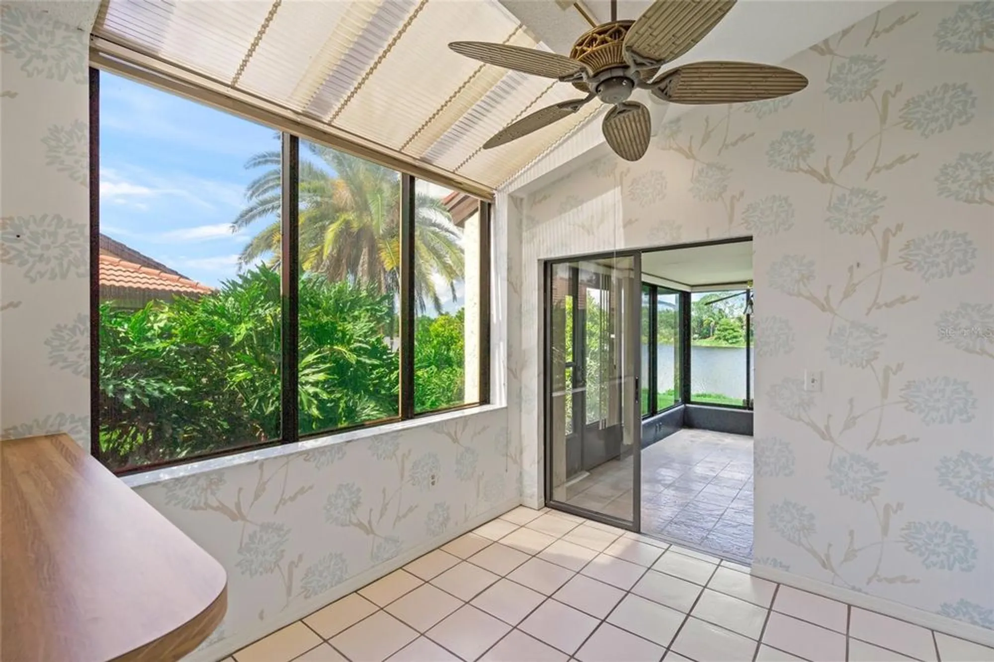Property Slideshow image 14 of 43 | 7475 oak moss dr 20, Sarasota, FL, 34241