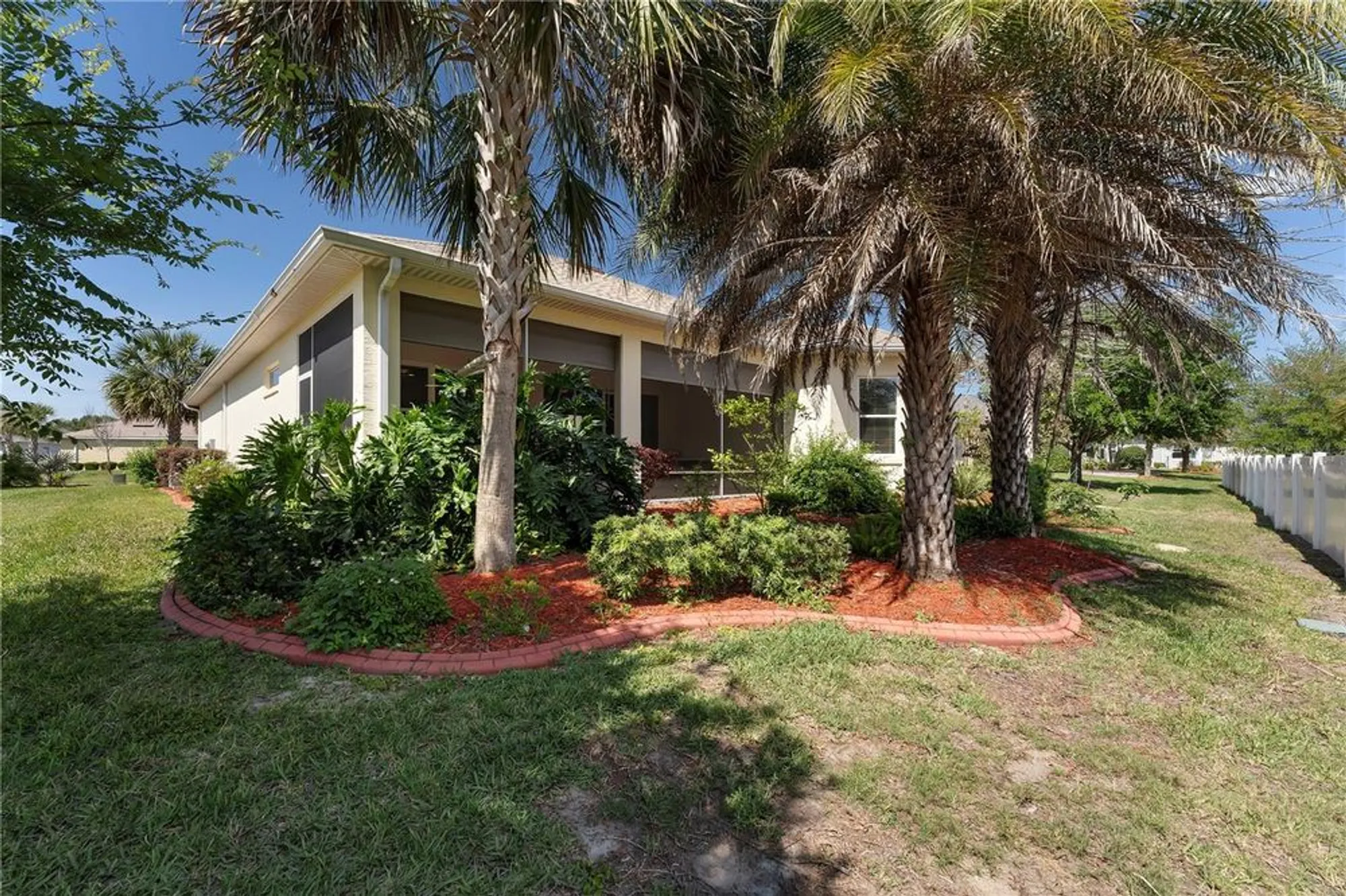 Property Slideshow image 2 of 23 | 5007 belted kingfisher dr, Oxford, FL, 34484