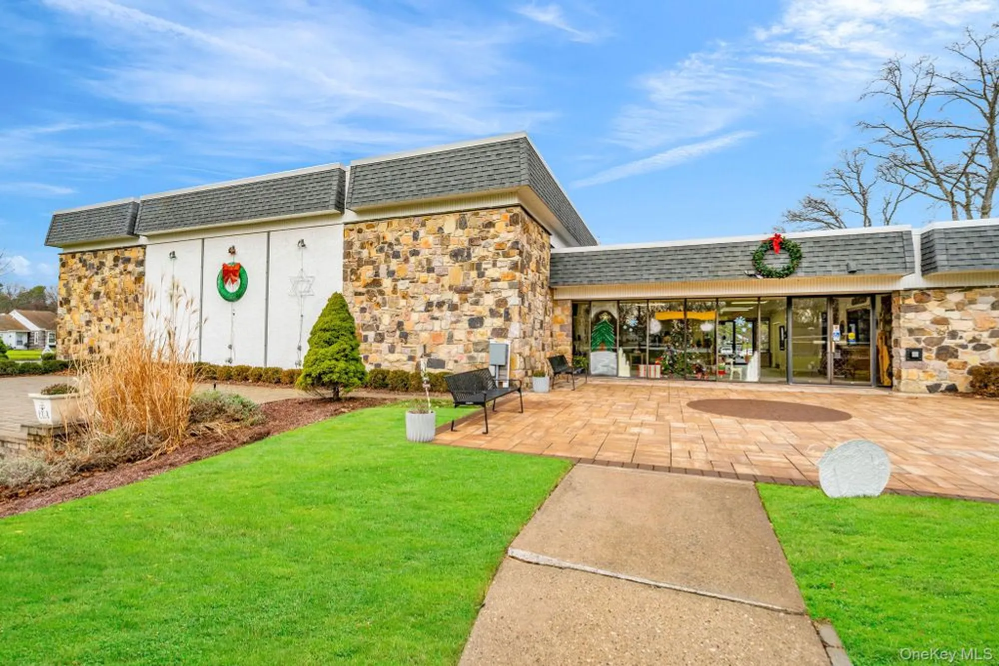 Property Slideshow image 18 of 24 | 380 woodbridge dr d, Ridge, NY, 11961