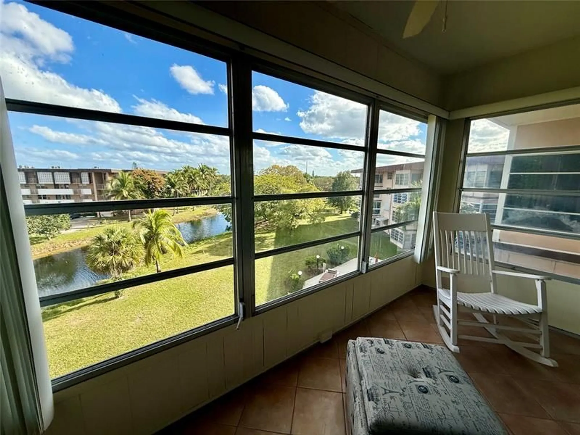 Property Slideshow image 6 of 20 | 2800 nw 47th ter 403b, Lauderdale Lakes, FL, 33313