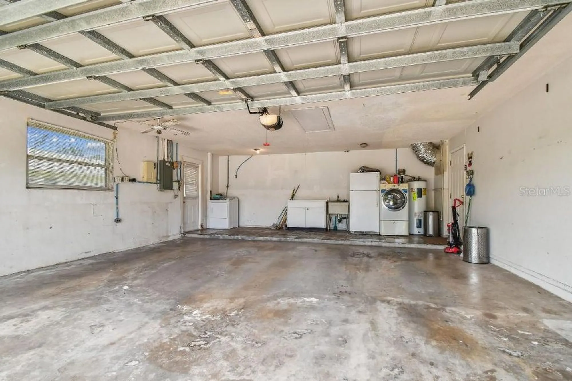 Property Slideshow image 31 of 60 | 916 mainsail way, Palm Harbor, FL, 34685