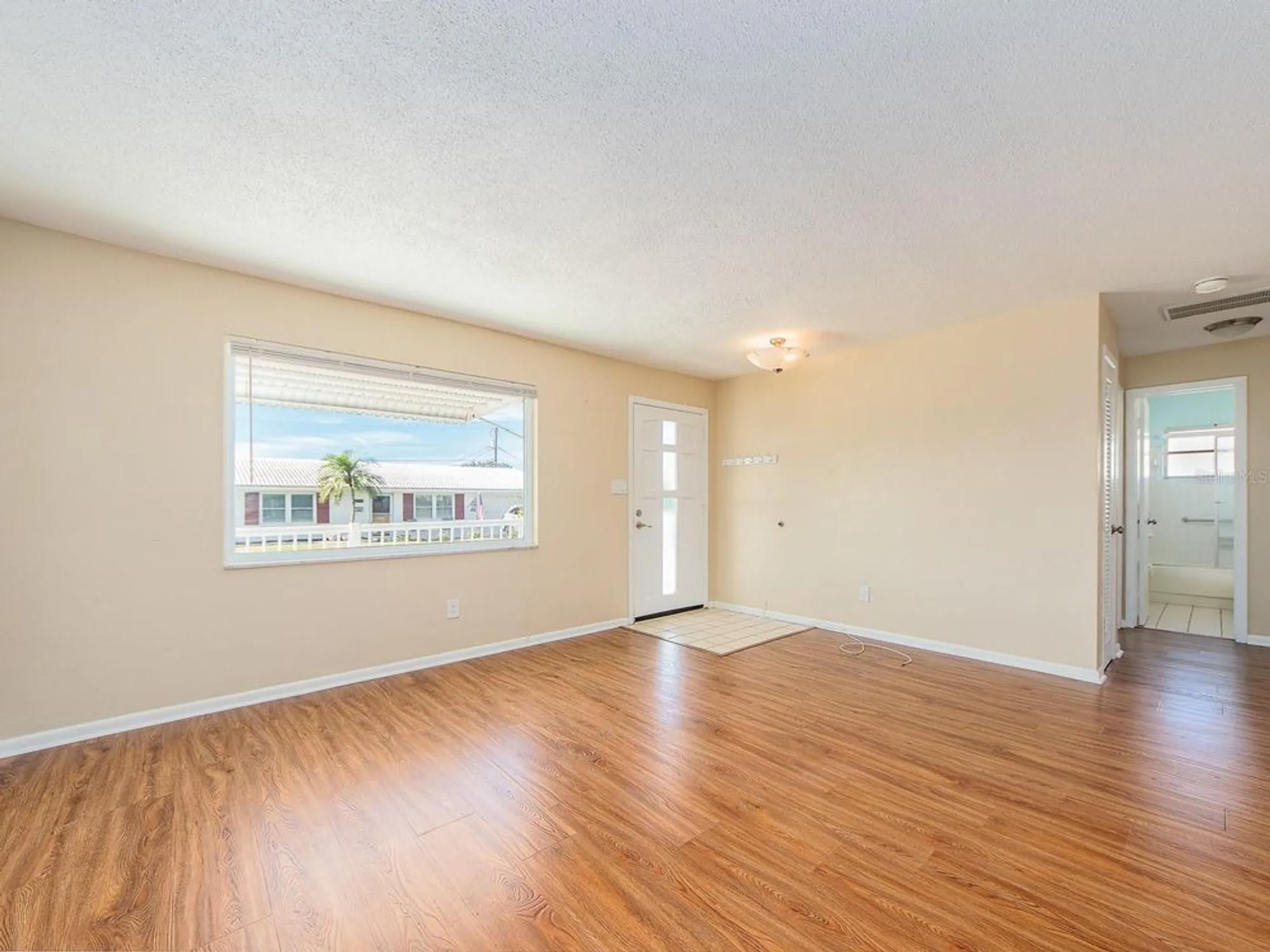 Property Slideshow image 4 of 30 | 9157 140th way, Seminole, FL, 33776