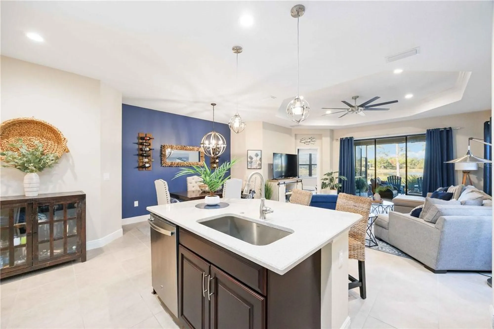 Property Slideshow image 21 of 70 | 21625 avon park ct, Venice, FL, 34293