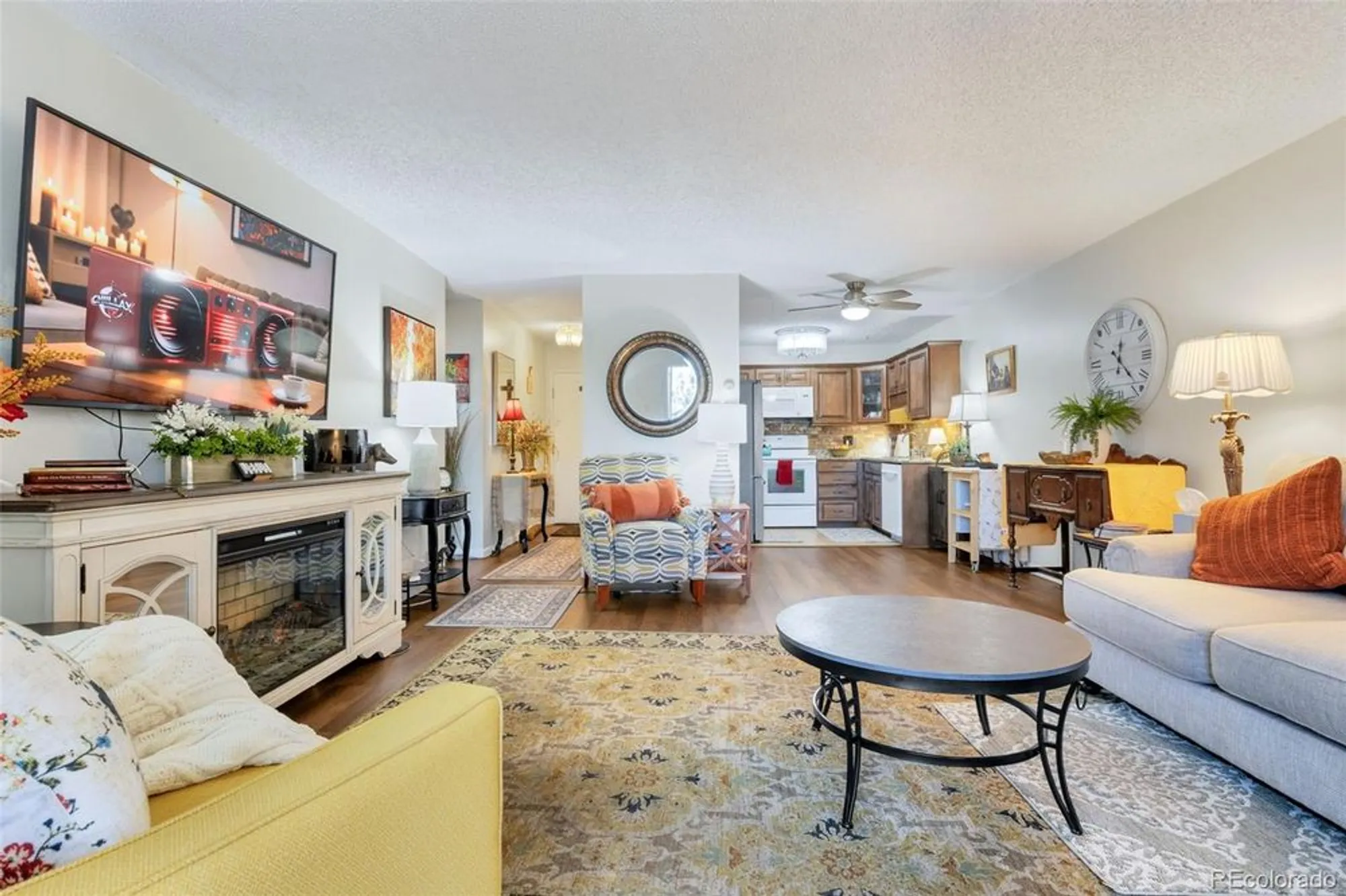 Property Slideshow image 7 of 31 | 3144 s wheeling way apt 301, Aurora, CO, 80014