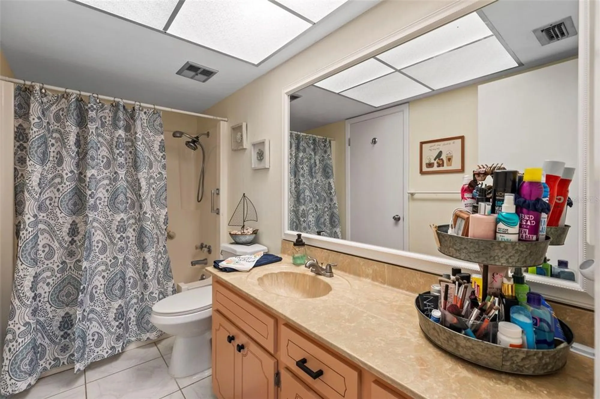 Property Slideshow image 14 of 32 | 2735 sherbrooke ln d, Palm Harbor, FL, 34684