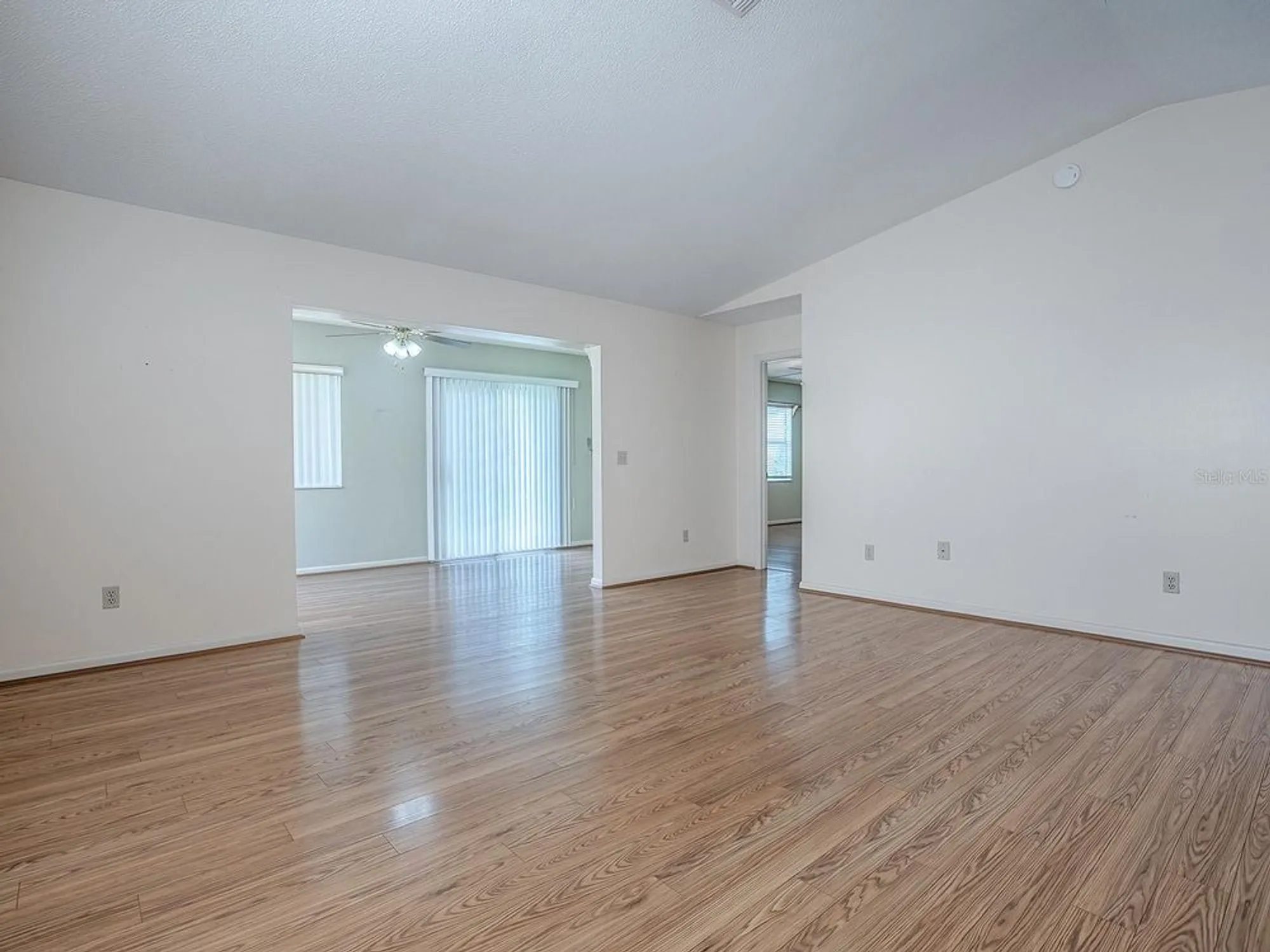 Property Slideshow image 9 of 43 | 642 glen oaks dr, Leesburg, FL, 34748