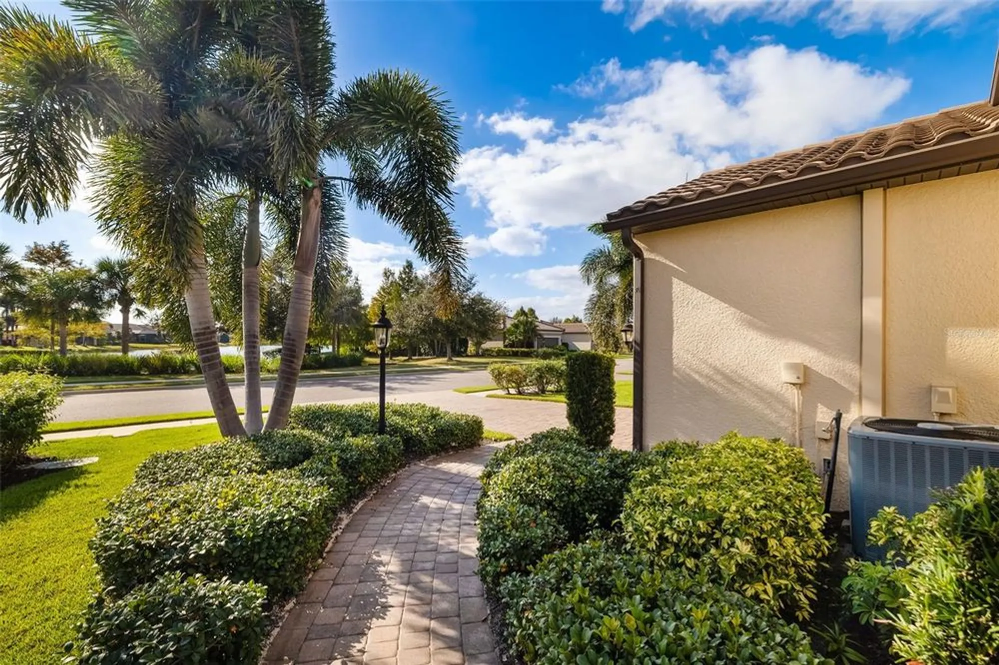 Property Slideshow image 5 of 55 | 5043 serata dr, Bradenton, FL, 34211