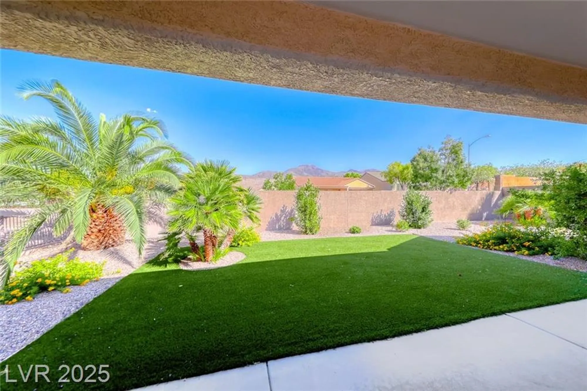 Property Slideshow image 36 of 56 | 2218 sandstone cliffs dr, Henderson, NV, 89044
