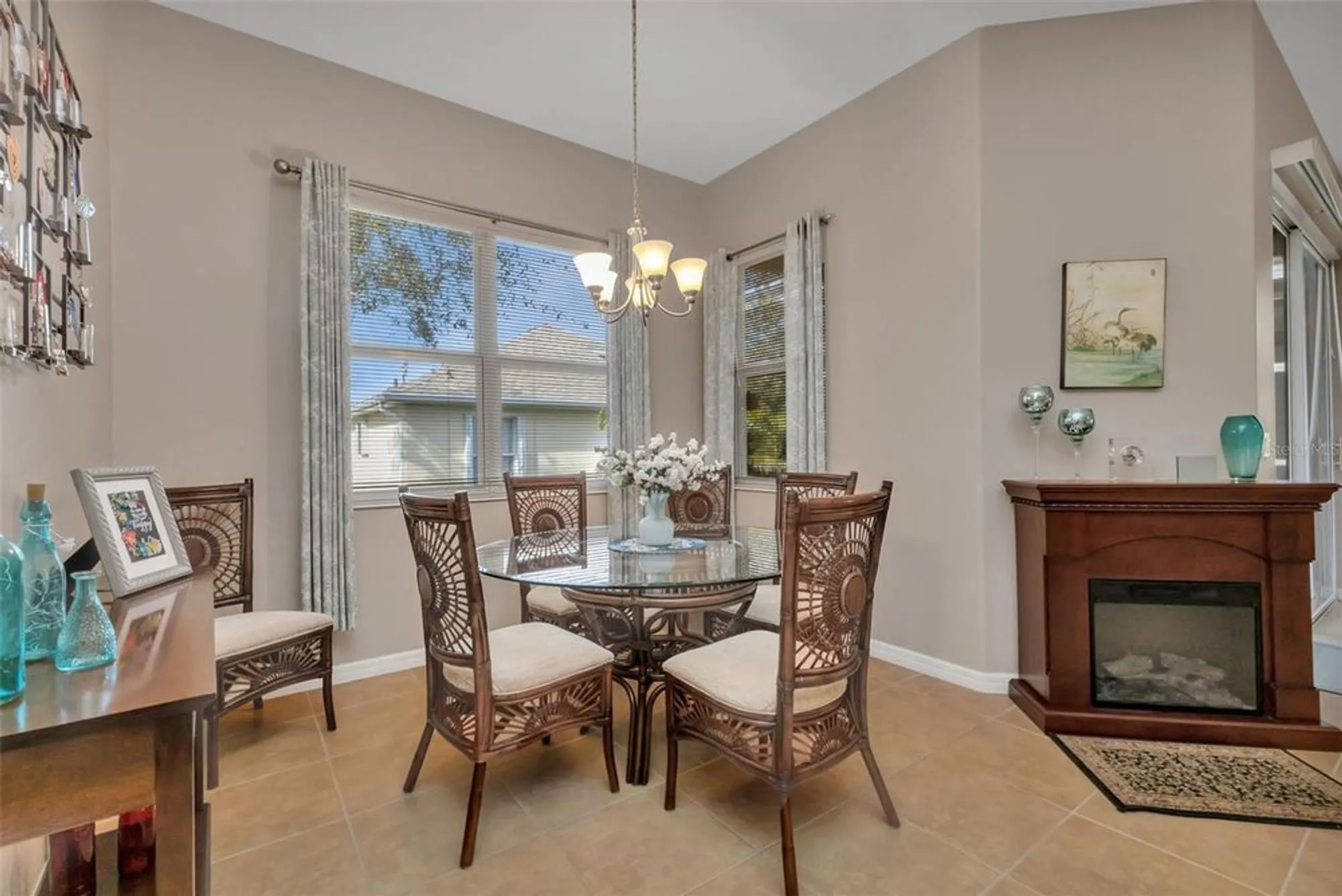 Property Slideshow image 8 of 41 | 1809 knights bridge trl, Port Charlotte, FL, 33980