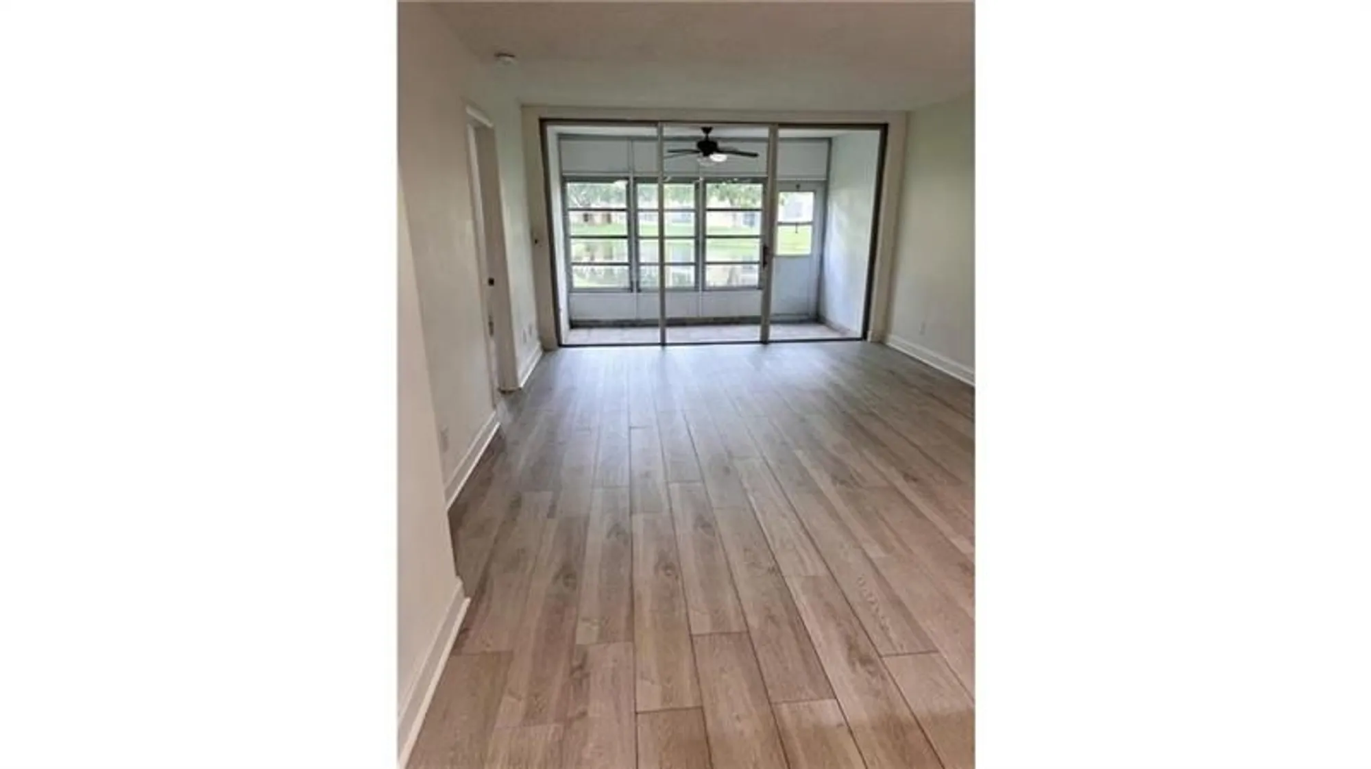 Property Slideshow image 6 of 11 | 6001 nw 61st ave 102, Tamarac, FL, 33319