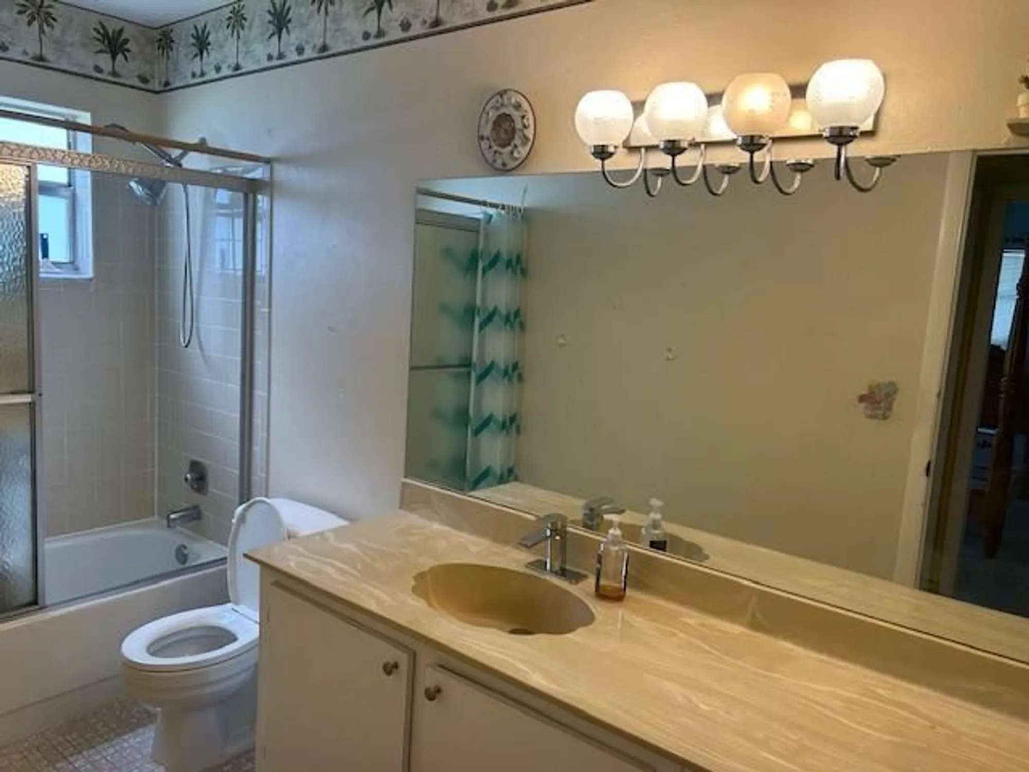 Property Slideshow image 10 of 19 | 4210 lucerne villas ln # 4210, Lake Worth, FL, 33467