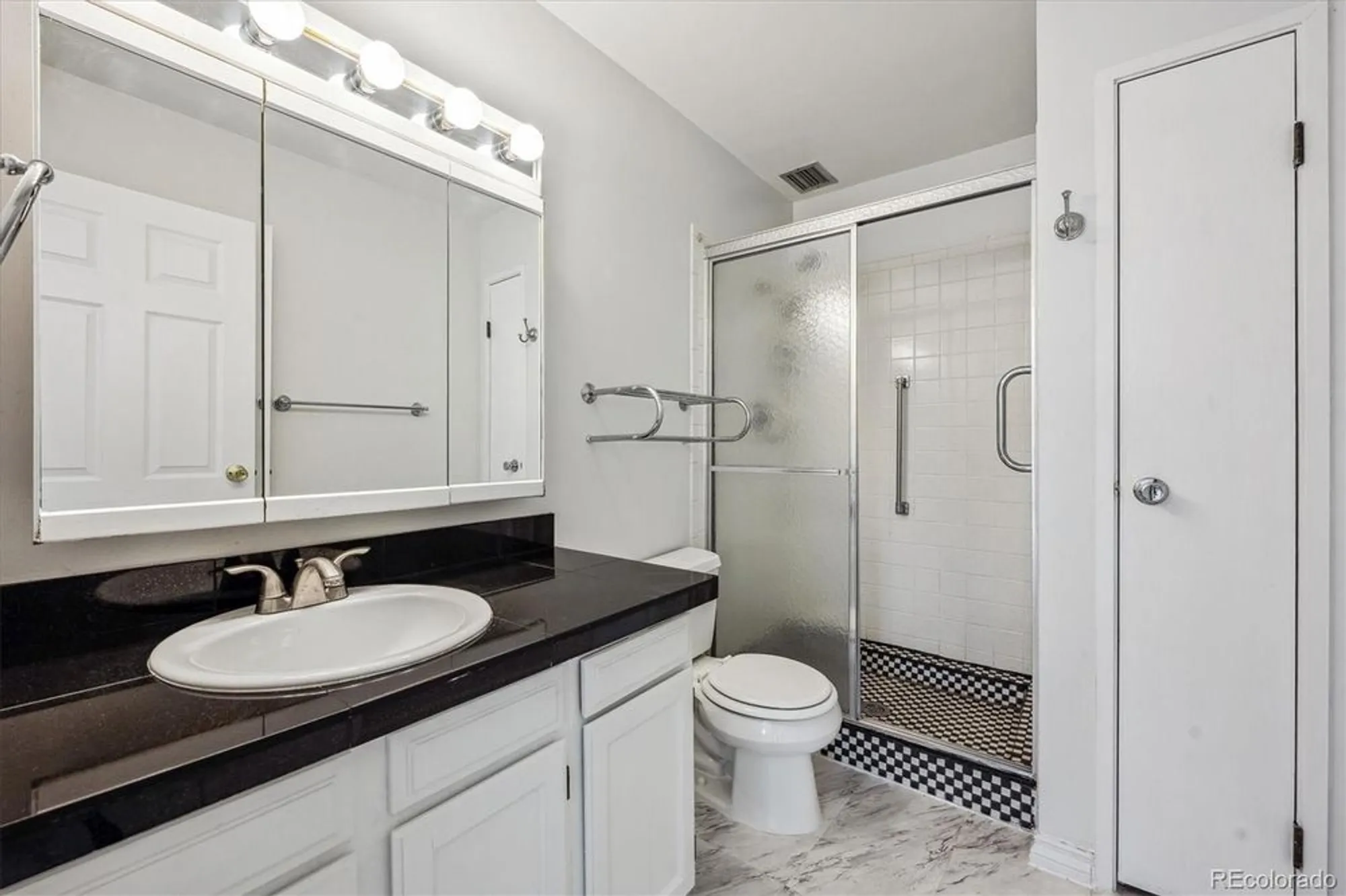 Property Slideshow image 16 of 25 | 3184 s heather gardens way apt 403, Aurora, CO, 80014