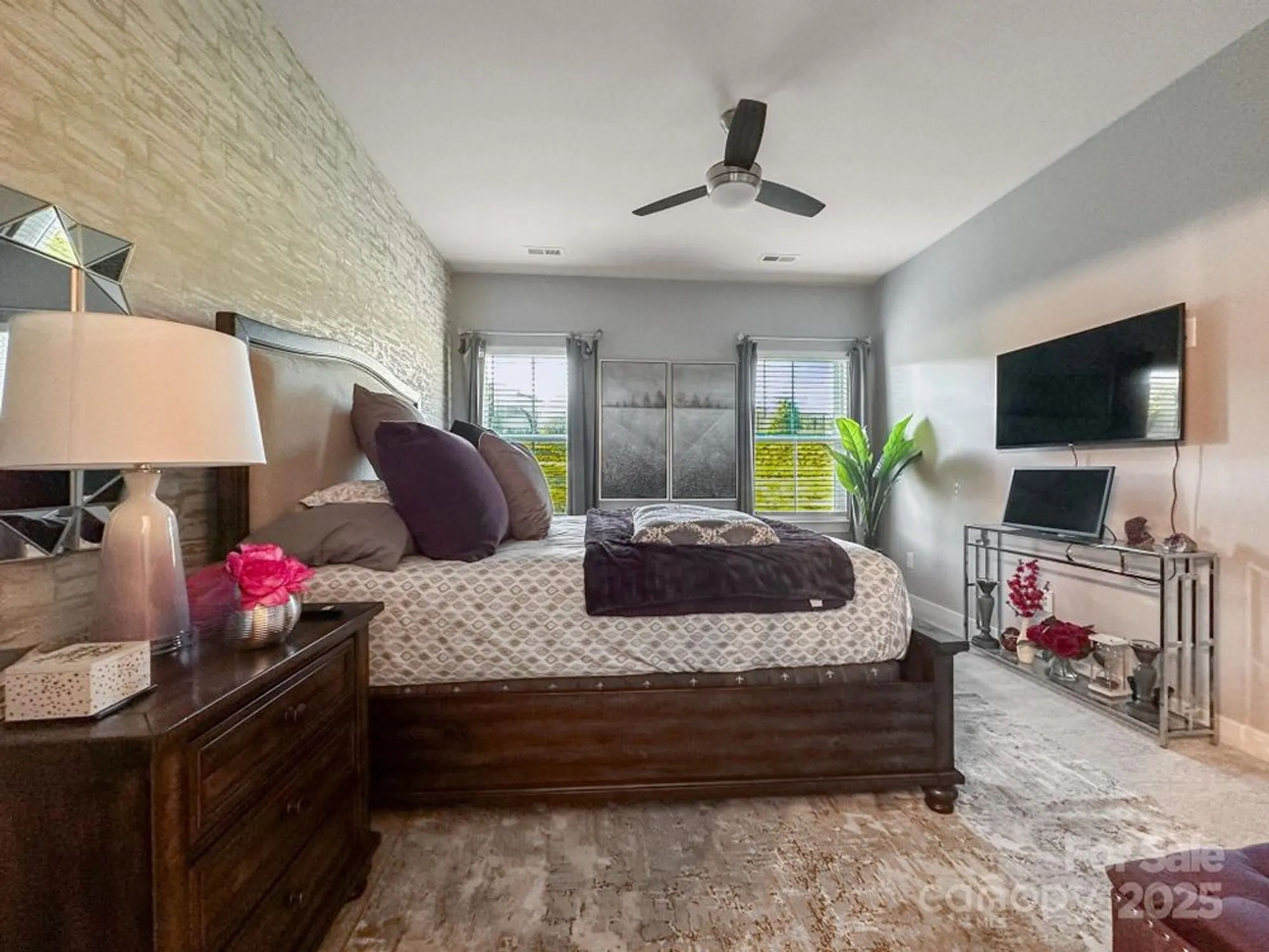 Property Slideshow image 18 of 23 | 10253 black locust ln, Charlotte, NC, 28215