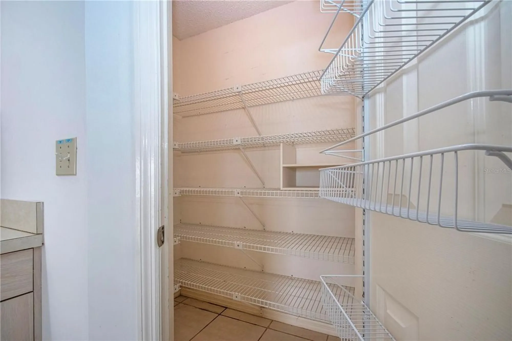 Property Slideshow image 27 of 60 | 2016 new bedford dr, Sun City Center, FL, 33573