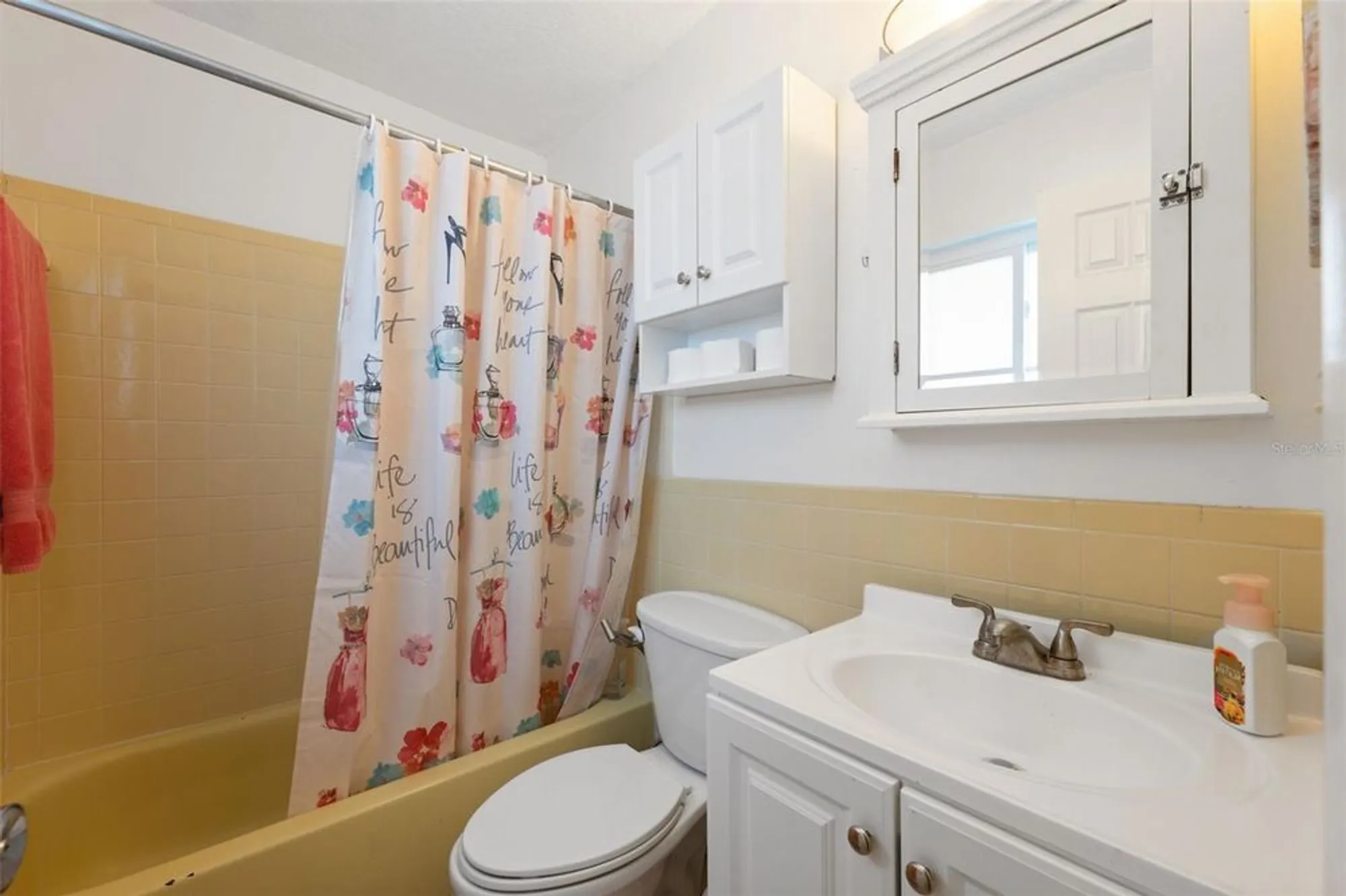 Property Slideshow image 19 of 40 | 766 anchorage ln, Palm Harbor, FL, 34685